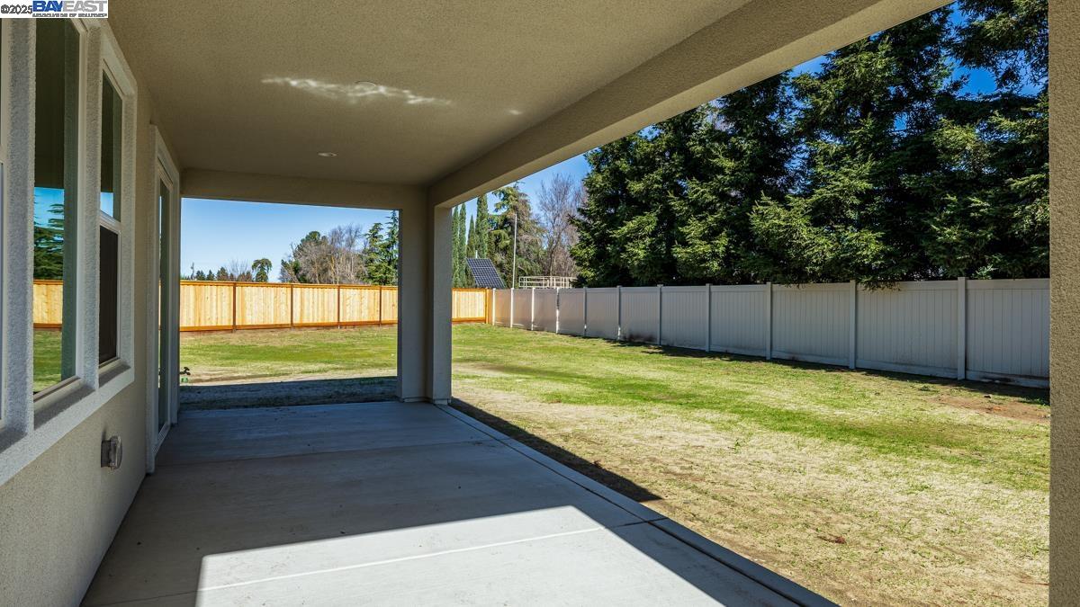 Detail Gallery Image 23 of 25 For 1396 Crescent Ave, Manteca,  CA 95336 - 2 Beds | 2 Baths