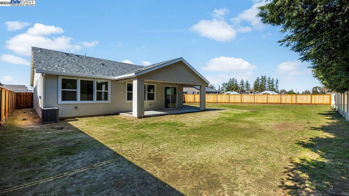 Detail Gallery Image 24 of 25 For 1396 Crescent Ave, Manteca,  CA 95336 - 2 Beds | 2 Baths