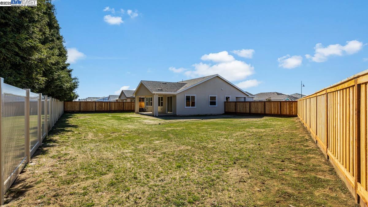 Detail Gallery Image 25 of 25 For 1396 Crescent Ave, Manteca,  CA 95336 - 2 Beds | 2 Baths