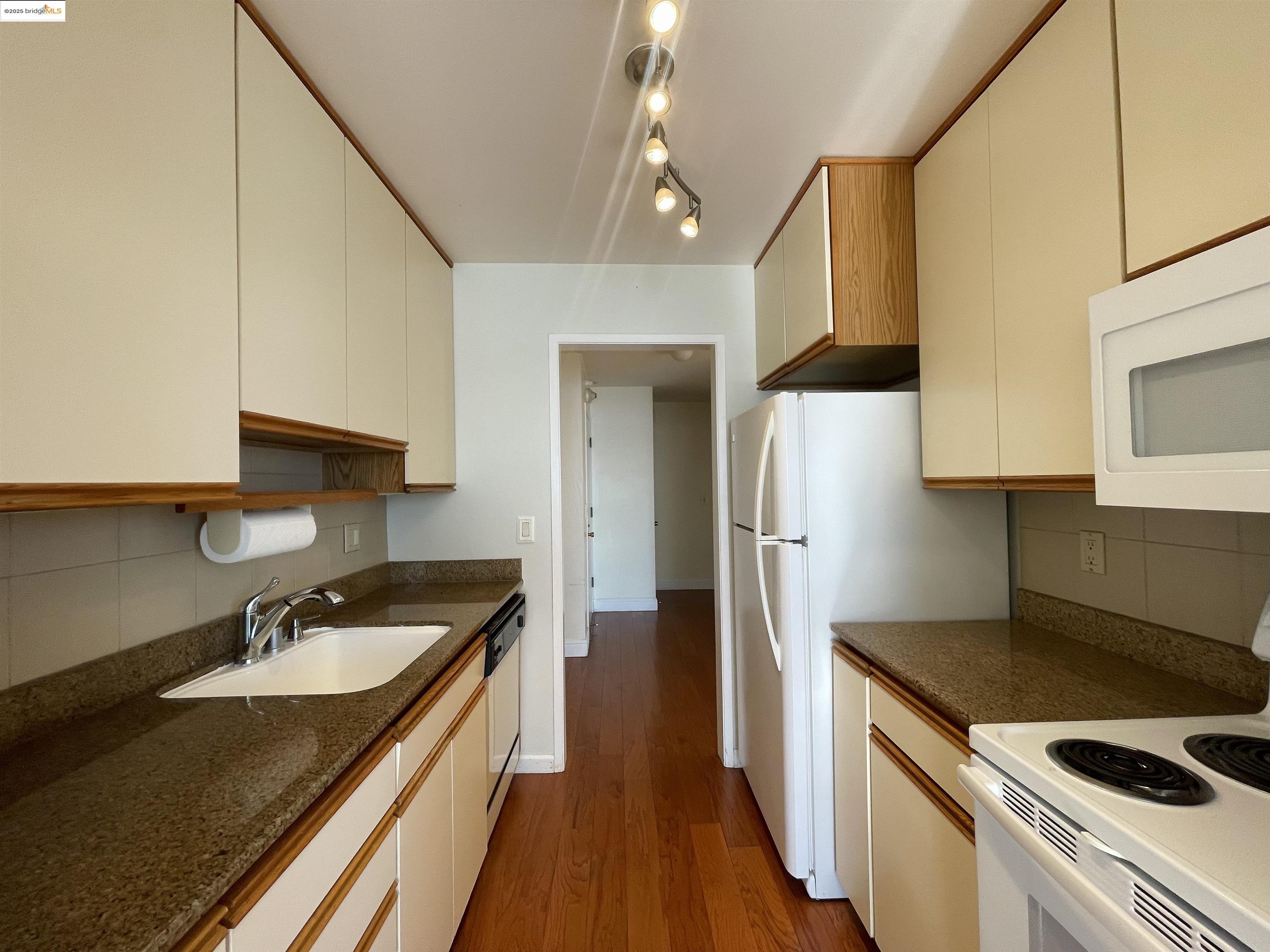 Photo #6: 41088037 Listing 