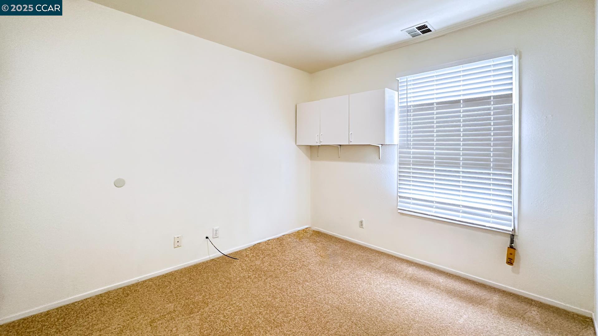 686 10Th St # 6, Oakland, California 94607, 3 Bedrooms Bedrooms, ,1 BathroomBathrooms,Residential,For Sale,686 10Th St # 6,41088045