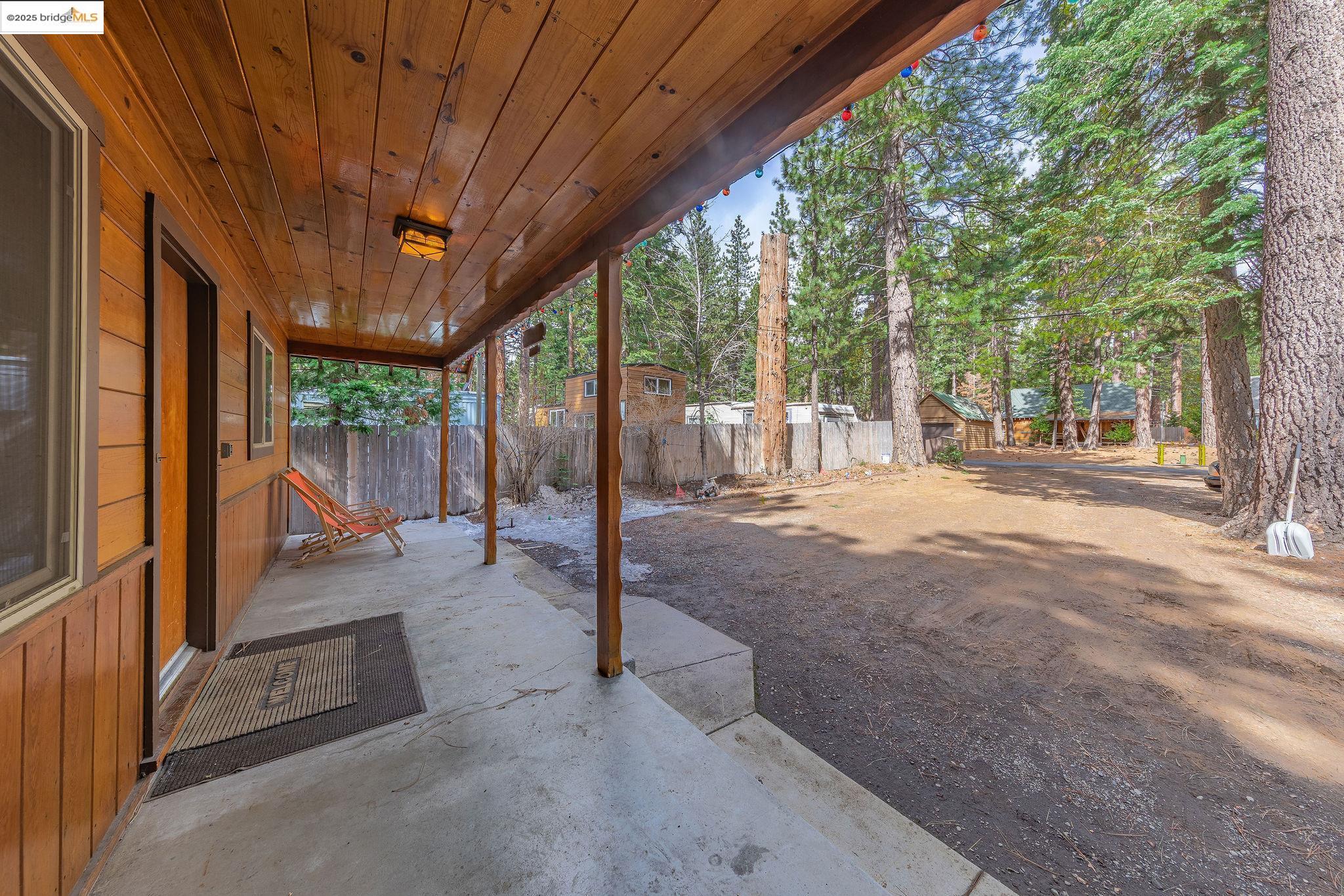 Detail Gallery Image 2 of 21 For 8368 Rainbow Ave, Kings Beach,  CA 96143 - 3 Beds | 2 Baths