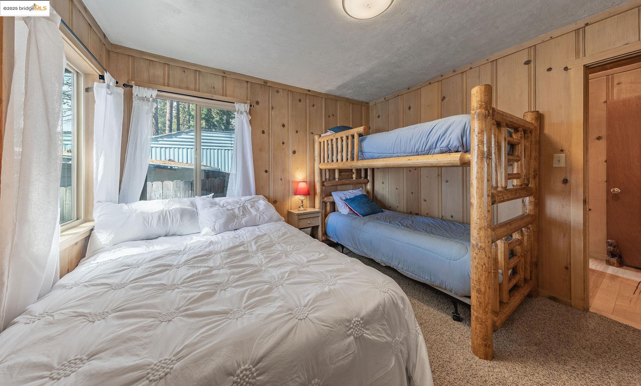 Detail Gallery Image 12 of 21 For 8368 Rainbow Ave, Kings Beach,  CA 96143 - 3 Beds | 2 Baths