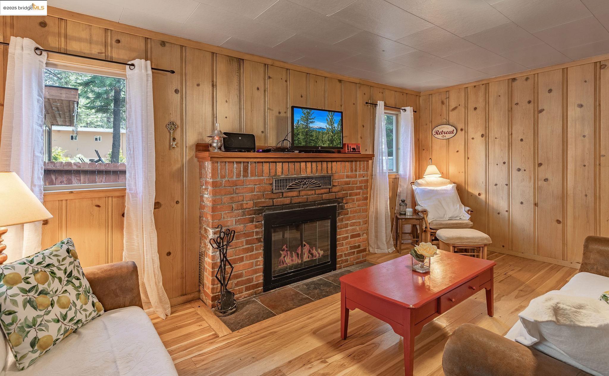 Detail Gallery Image 14 of 21 For 8368 Rainbow Ave, Kings Beach,  CA 96143 - 3 Beds | 2 Baths