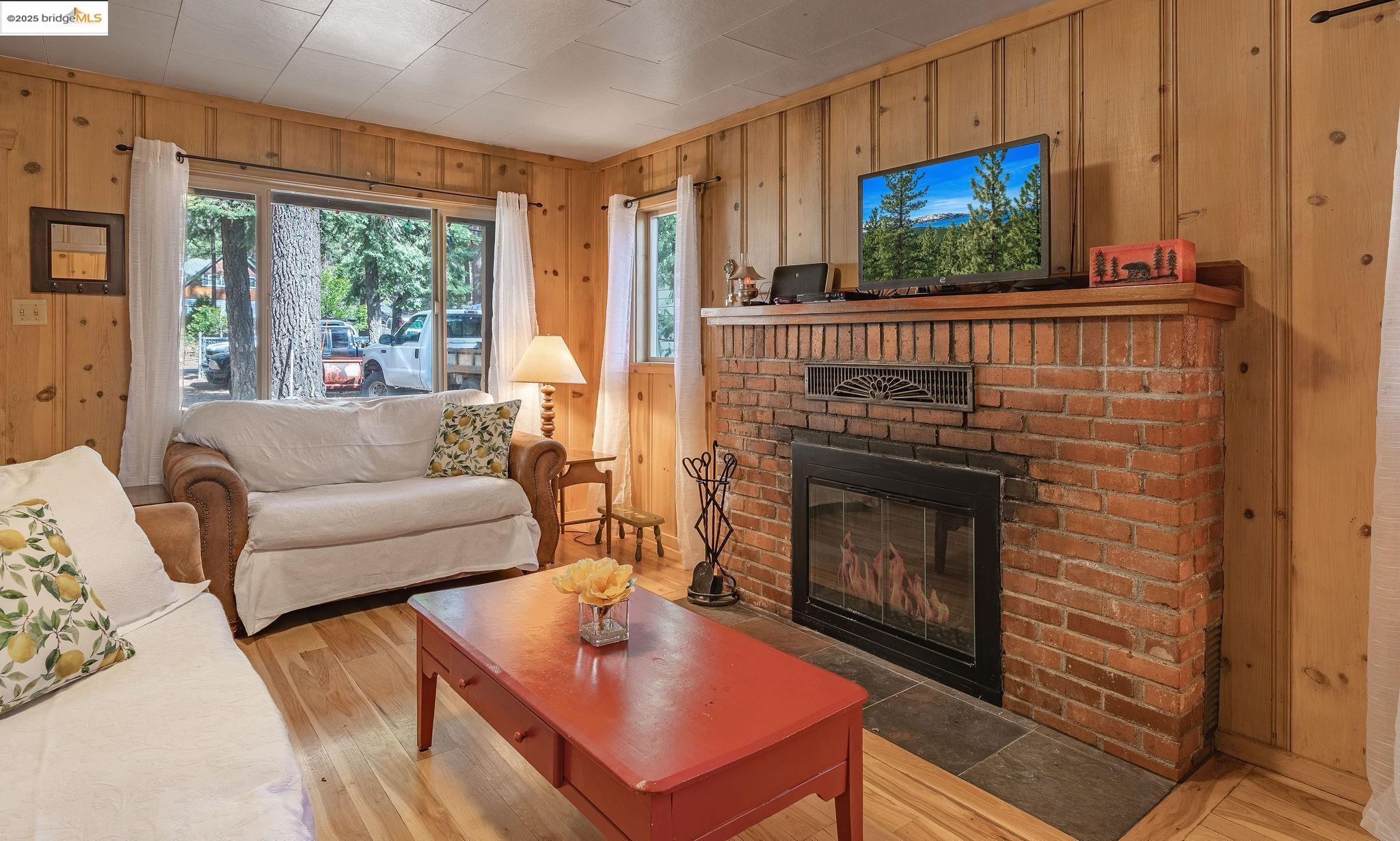 Detail Gallery Image 16 of 21 For 8368 Rainbow Ave, Kings Beach,  CA 96143 - 3 Beds | 2 Baths