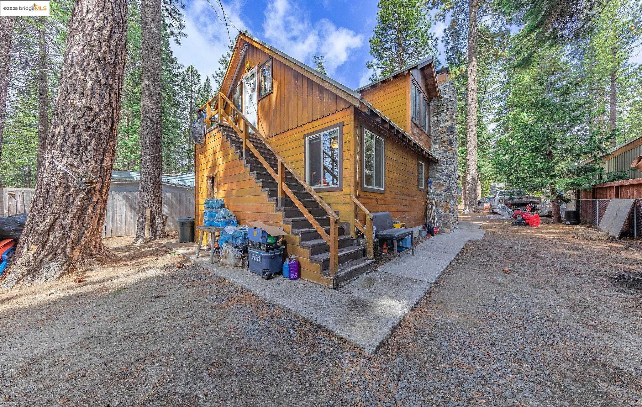 Detail Gallery Image 3 of 21 For 8368 Rainbow Ave, Kings Beach,  CA 96143 - 3 Beds | 2 Baths