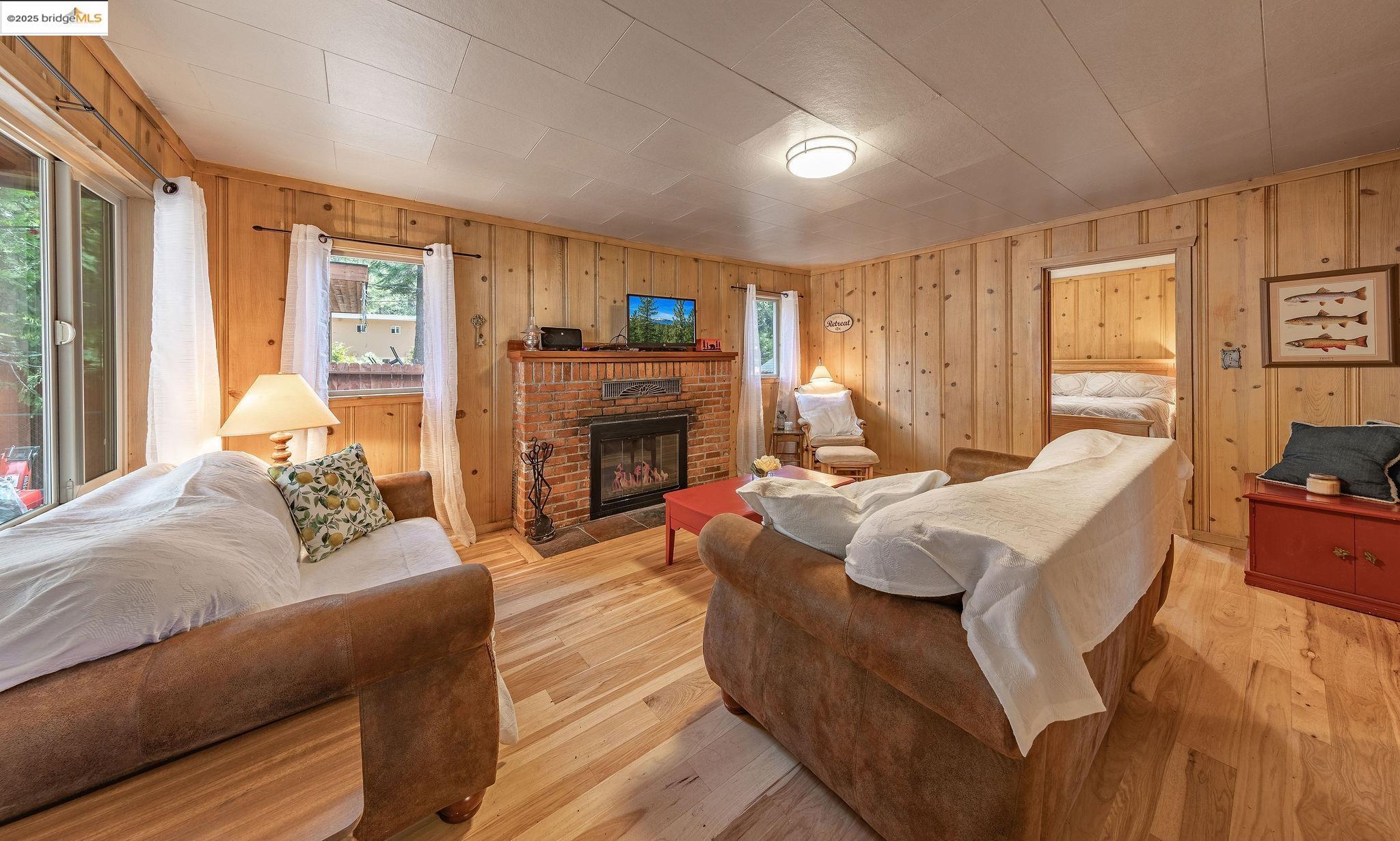 Detail Gallery Image 6 of 21 For 8368 Rainbow Ave, Kings Beach,  CA 96143 - 3 Beds | 2 Baths