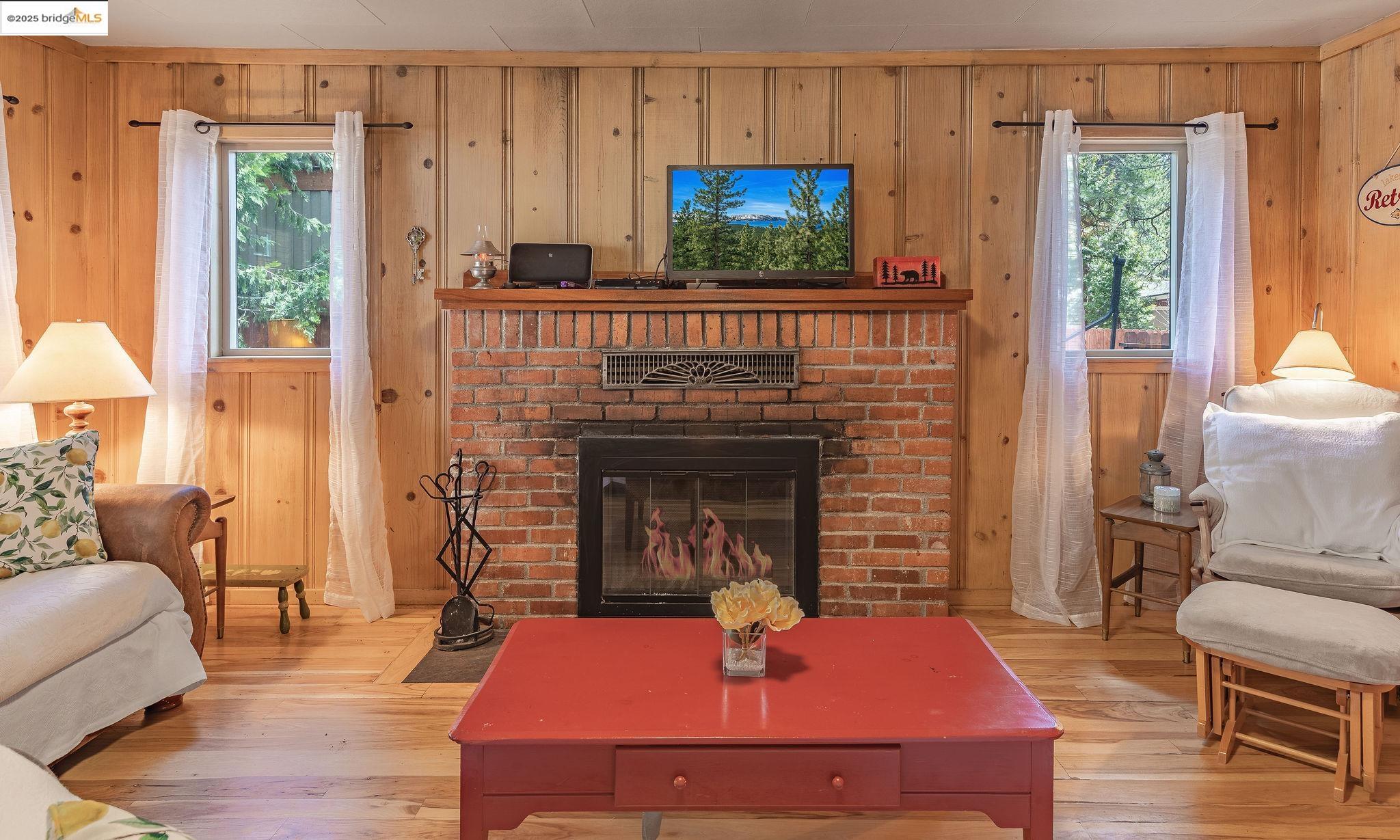 Detail Gallery Image 7 of 21 For 8368 Rainbow Ave, Kings Beach,  CA 96143 - 3 Beds | 2 Baths