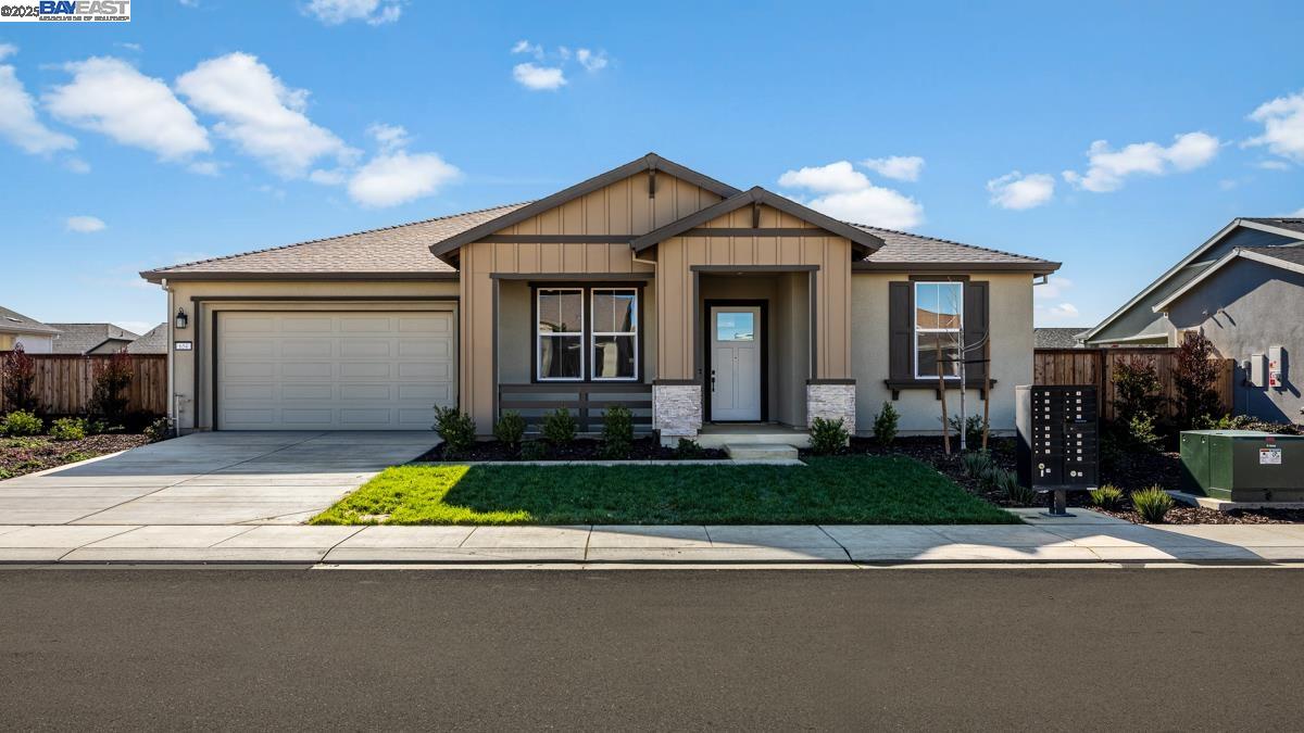 Detail Gallery Image 1 of 28 For 655 Conrad Street, Manteca,  CA 95336 - 2 Beds | 2/1 Baths
