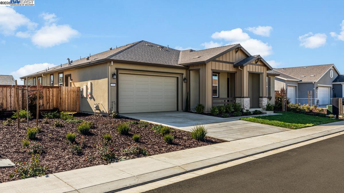 Detail Gallery Image 2 of 28 For 655 Conrad Street, Manteca,  CA 95336 - 2 Beds | 2/1 Baths