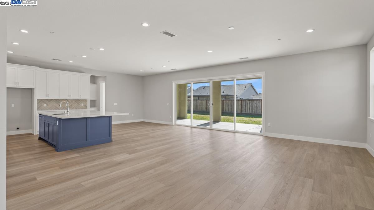 Detail Gallery Image 9 of 28 For 655 Conrad Street, Manteca,  CA 95336 - 2 Beds | 2/1 Baths