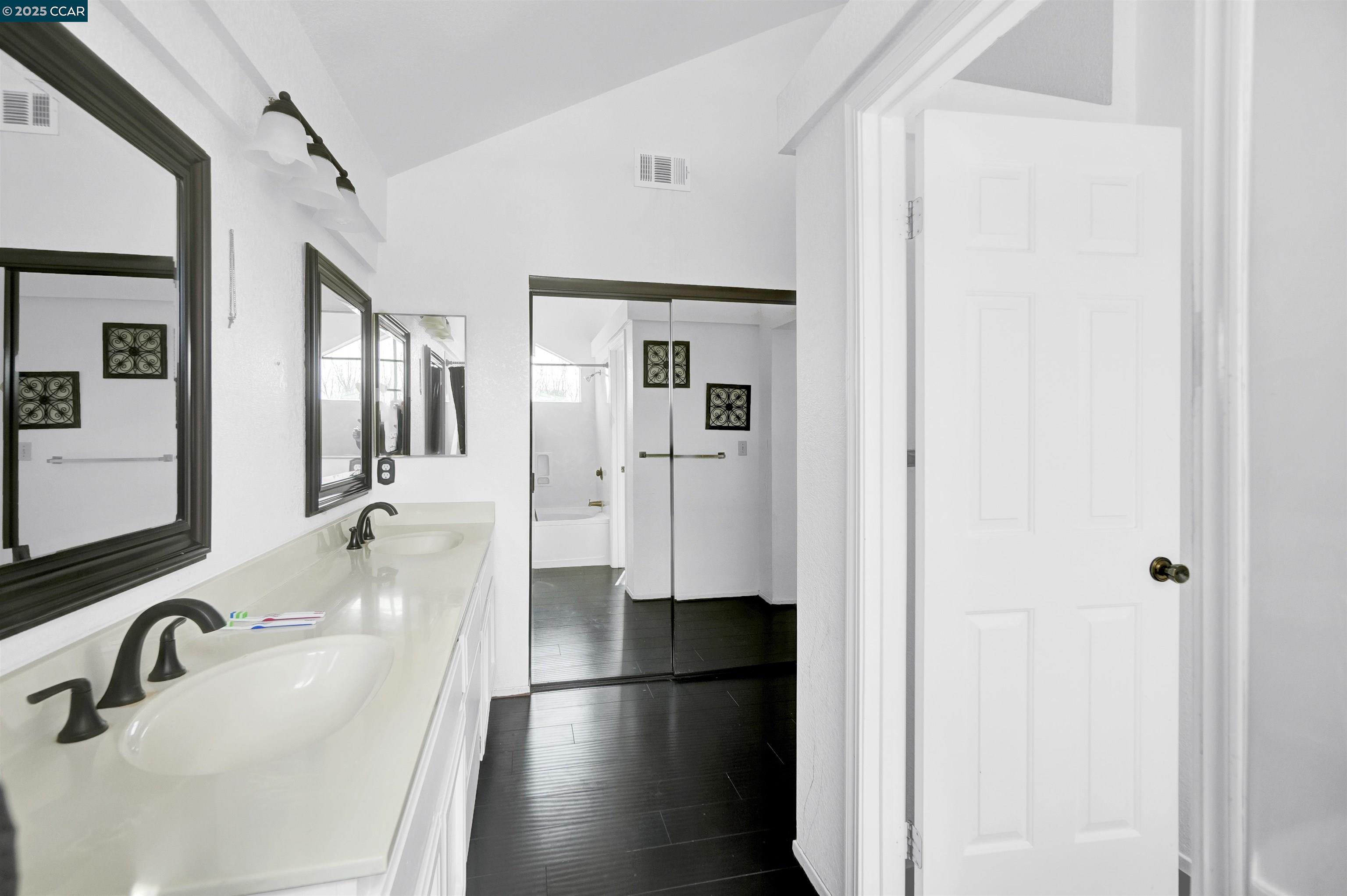 Detail Gallery Image 31 of 48 For 1974 Paradise Valley Ct, Tracy,  CA 95376 - 3 Beds | 2/1 Baths