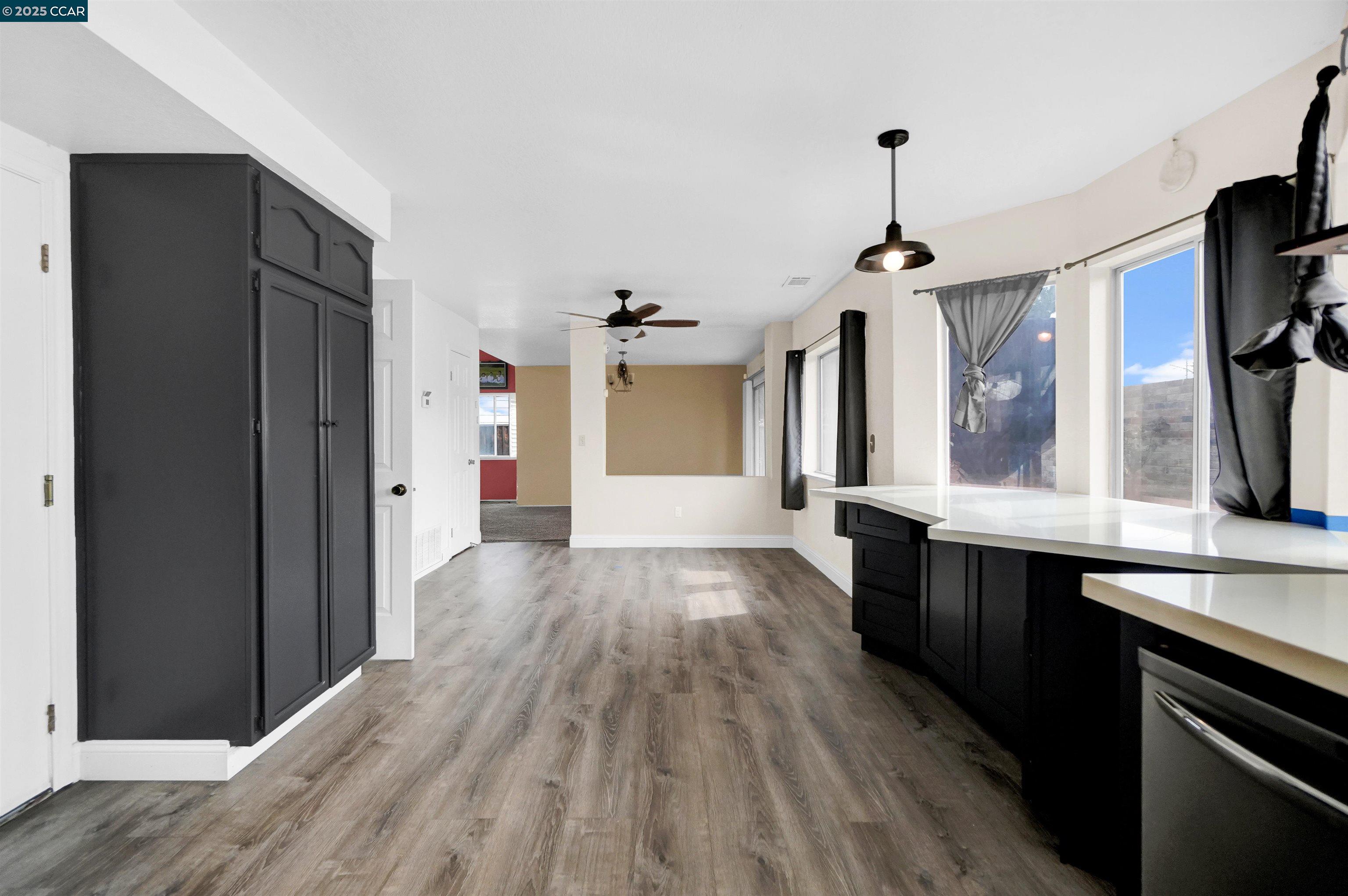 Detail Gallery Image 7 of 48 For 1974 Paradise Valley Ct, Tracy,  CA 95376 - 3 Beds | 2/1 Baths