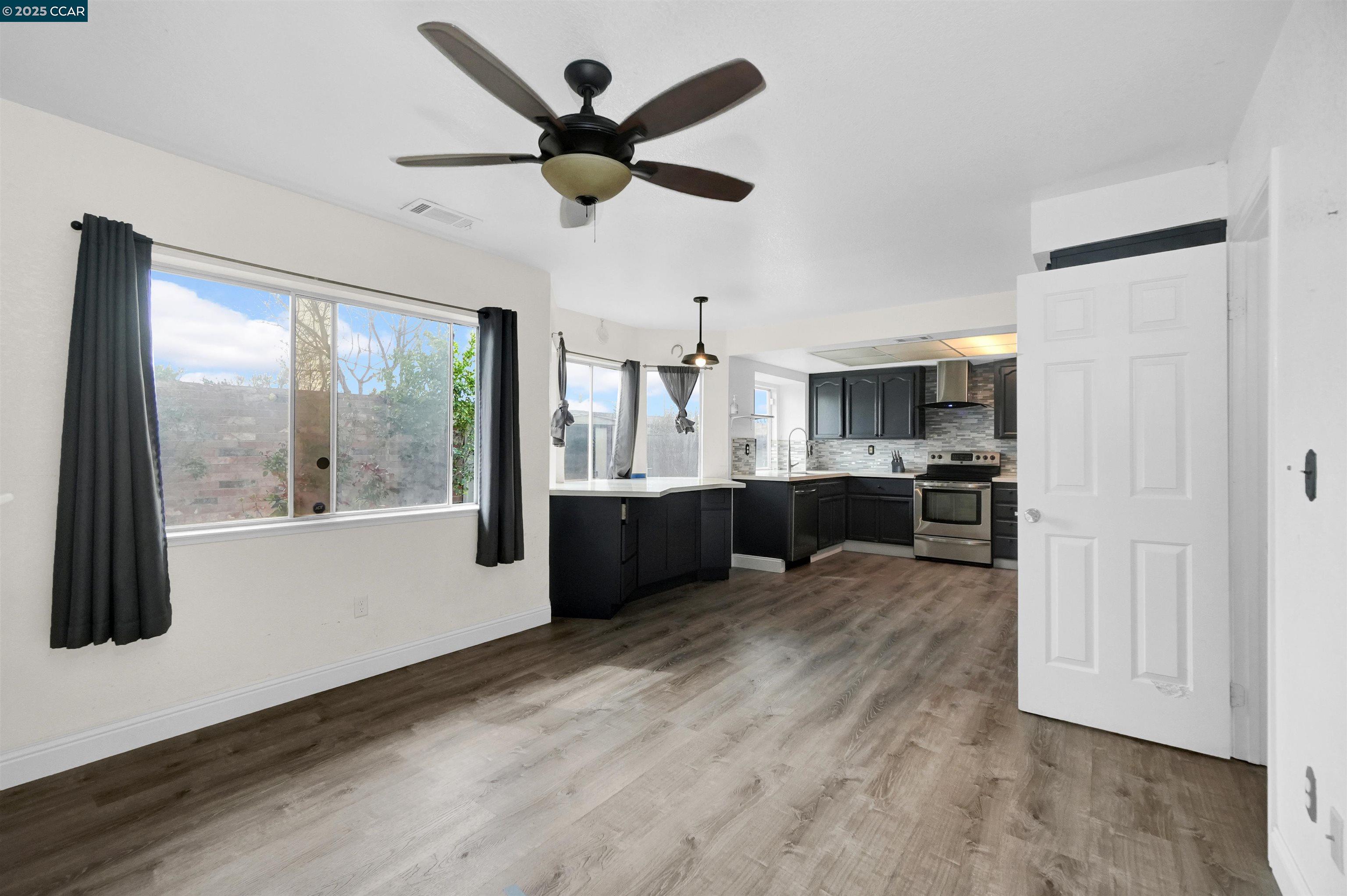 Detail Gallery Image 8 of 48 For 1974 Paradise Valley Ct, Tracy,  CA 95376 - 3 Beds | 2/1 Baths