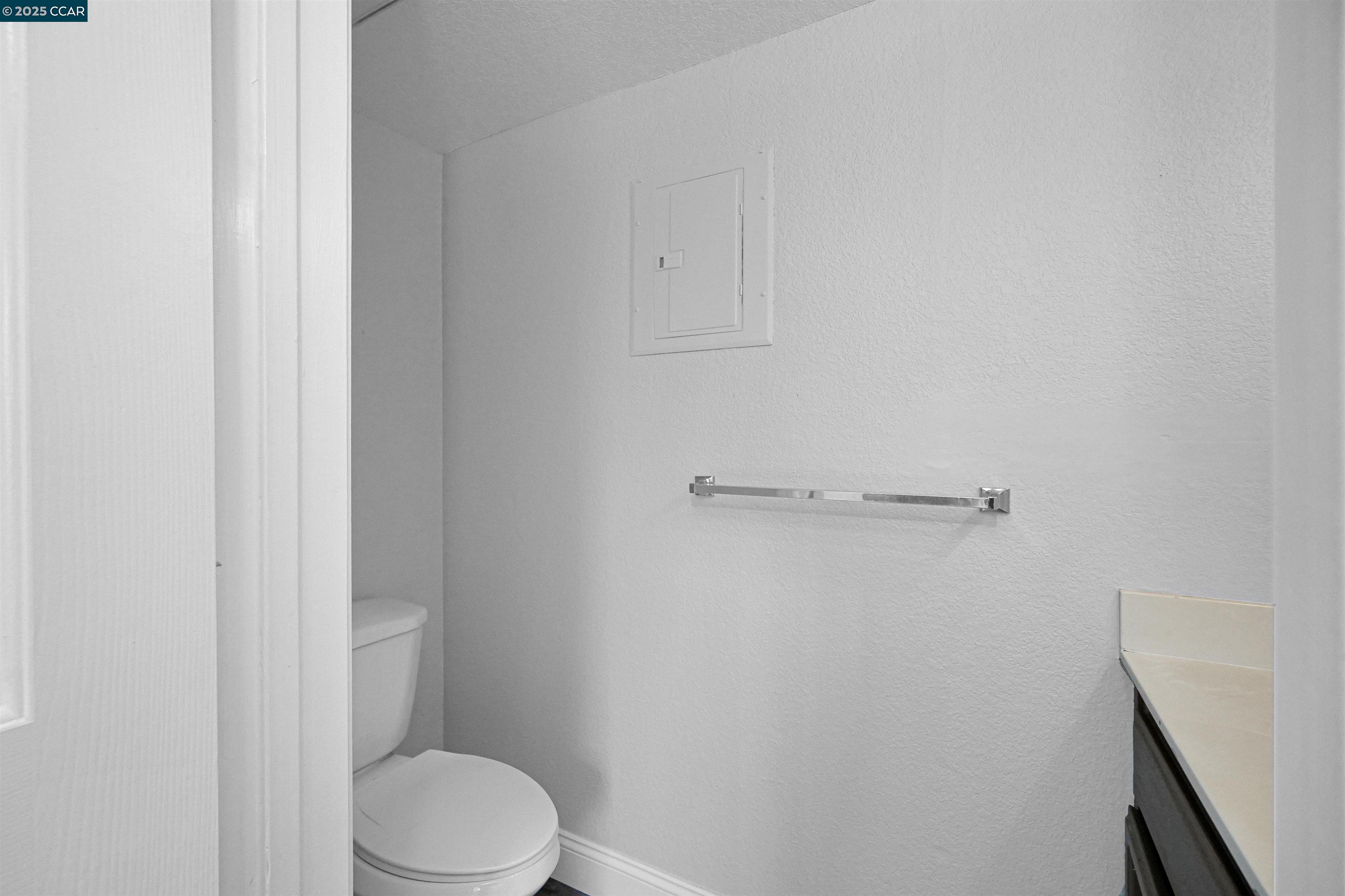 Detail Gallery Image 10 of 48 For 1974 Paradise Valley Ct, Tracy,  CA 95376 - 3 Beds | 2/1 Baths