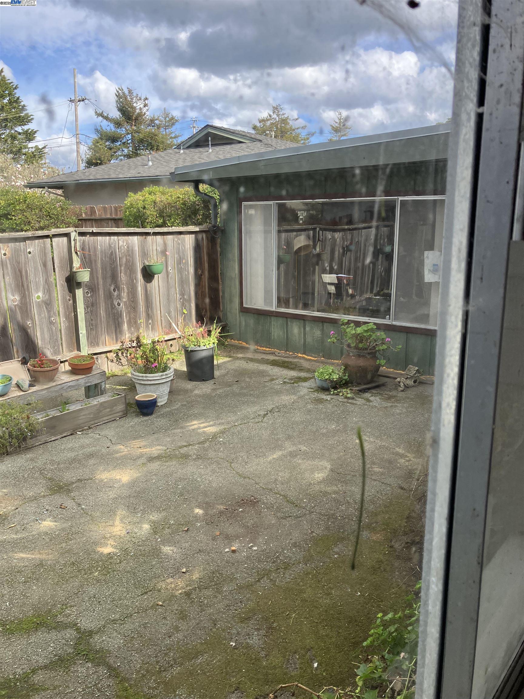 Detail Gallery Image 1 of 1 For 511 Cedar St, Aptos,  CA 95003 - 3 Beds | 2 Baths