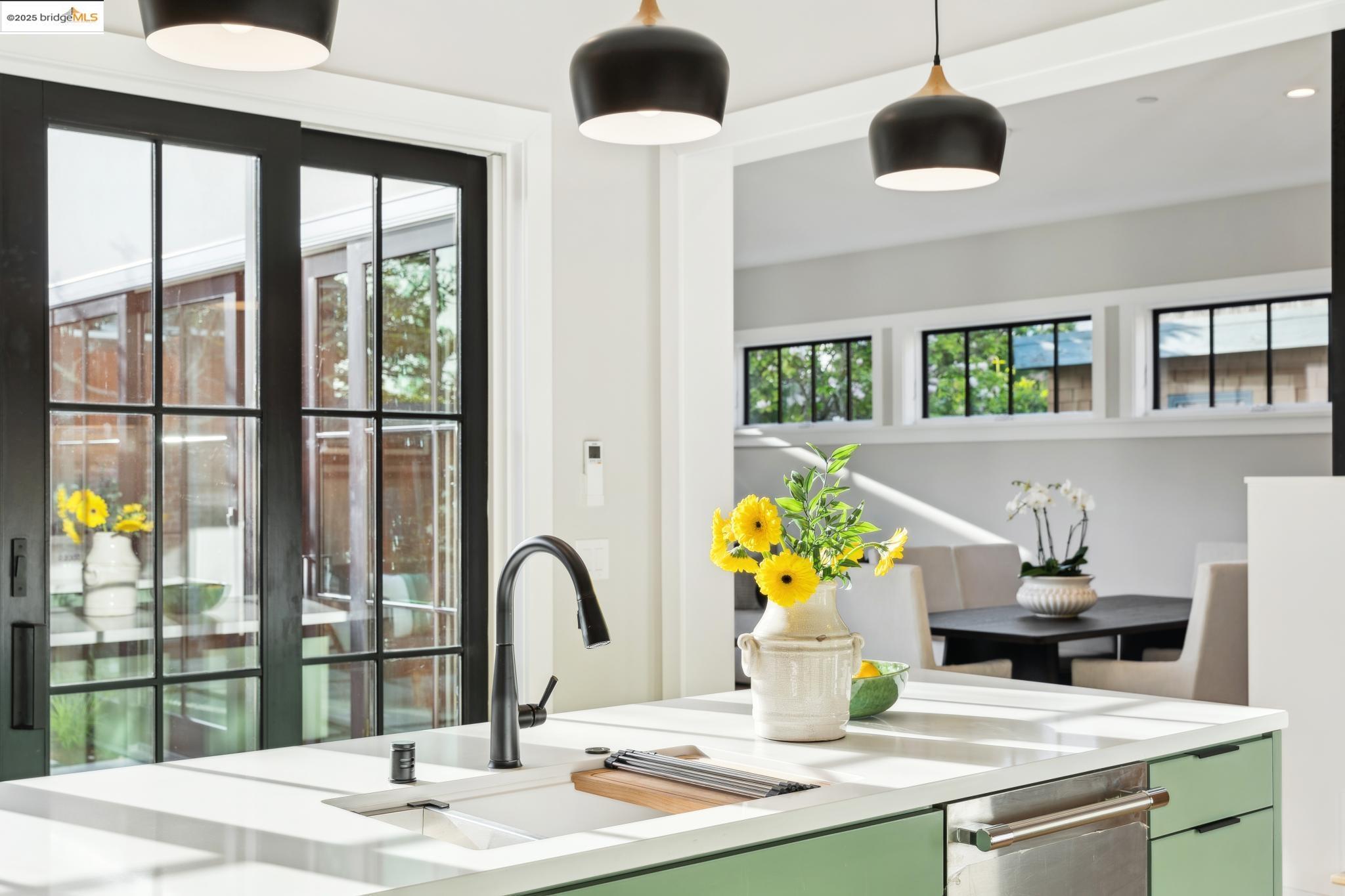 property-img