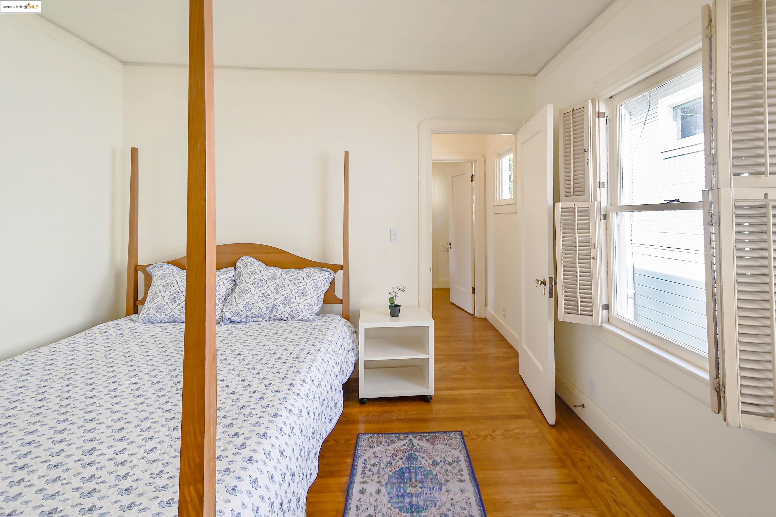 Detail Gallery Image 12 of 19 For 2741 Acton, Berkeley,  CA 94702 - 2 Beds | 1 Baths