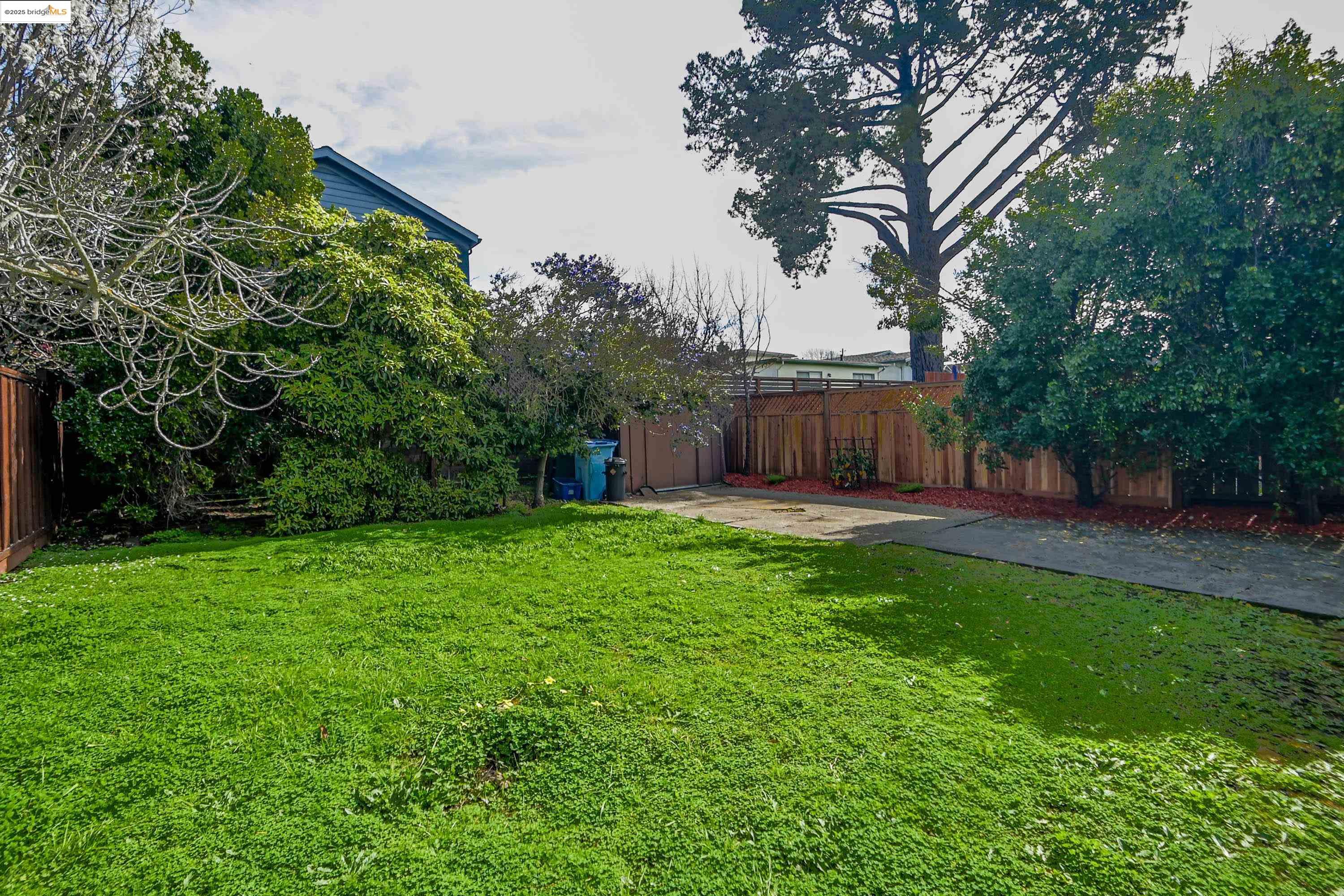 Detail Gallery Image 16 of 19 For 2741 Acton, Berkeley,  CA 94702 - 2 Beds | 1 Baths