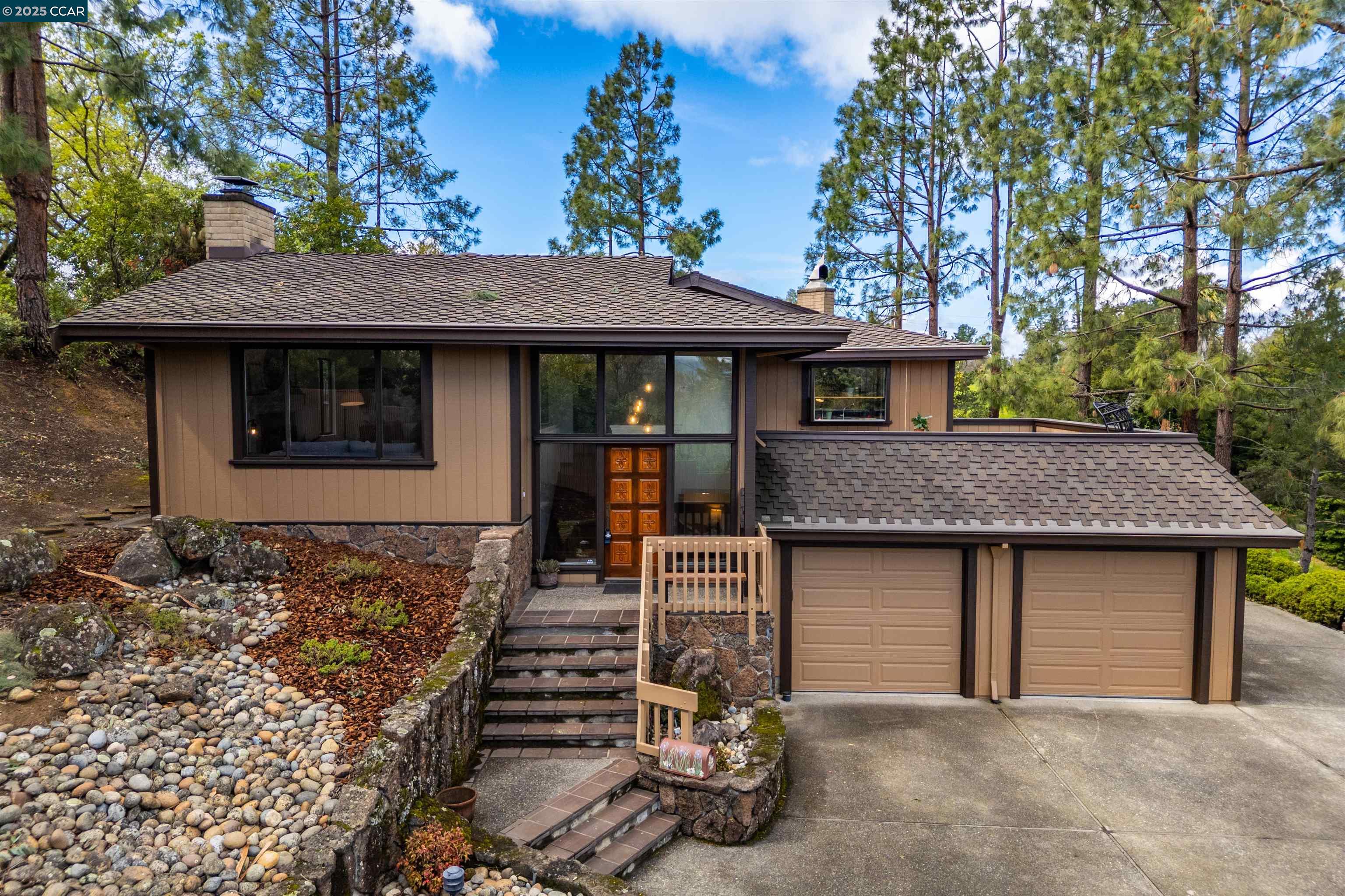 Detail Gallery Image 1 of 1 For 910 Ridge Dr, Concord,  CA 94518 - 3 Beds | 2/1 Baths