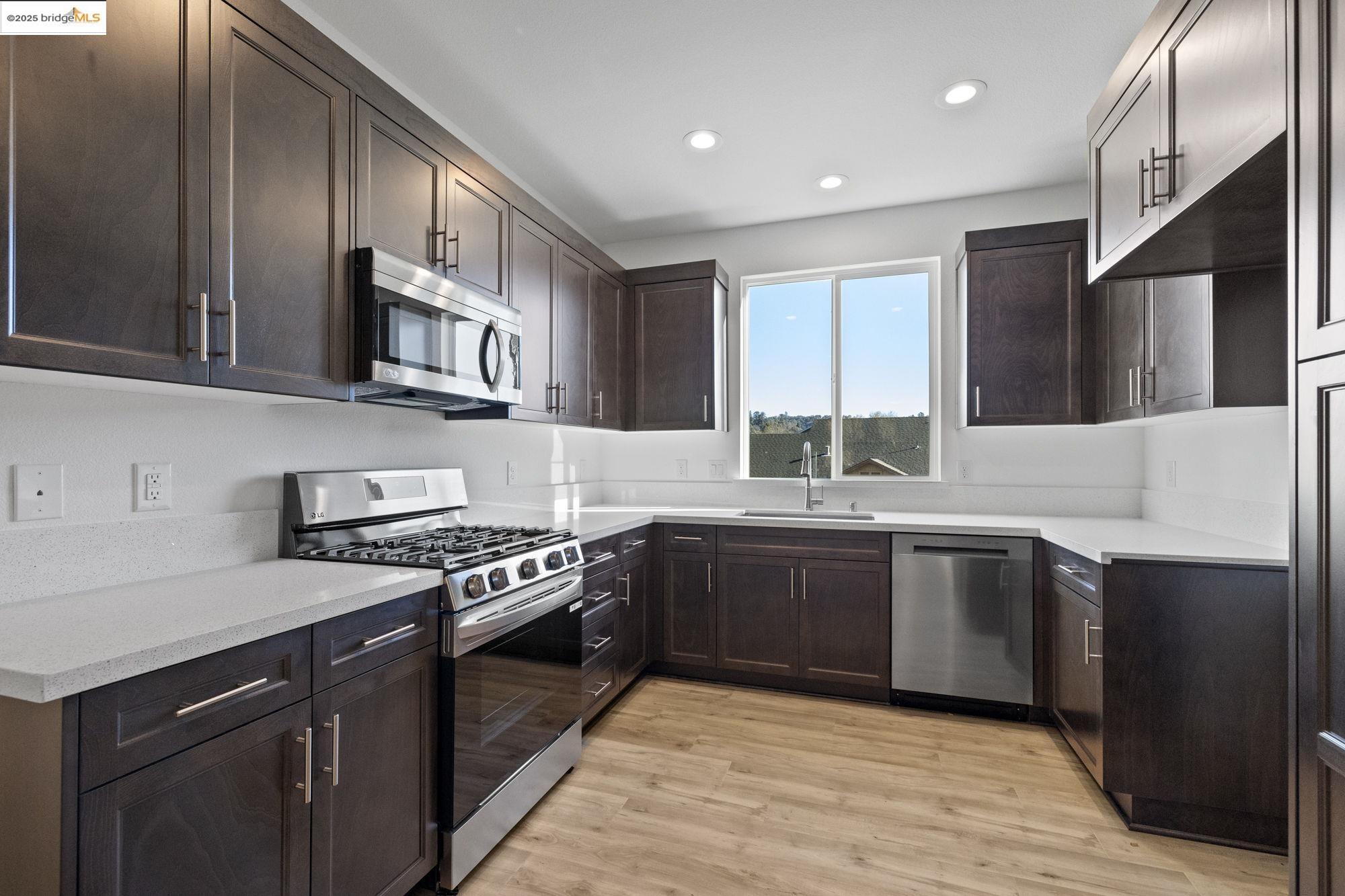 Detail Gallery Image 14 of 45 For 102 Cottage Ct, Sonora,  CA 95370 - 4 Beds | 2 Baths