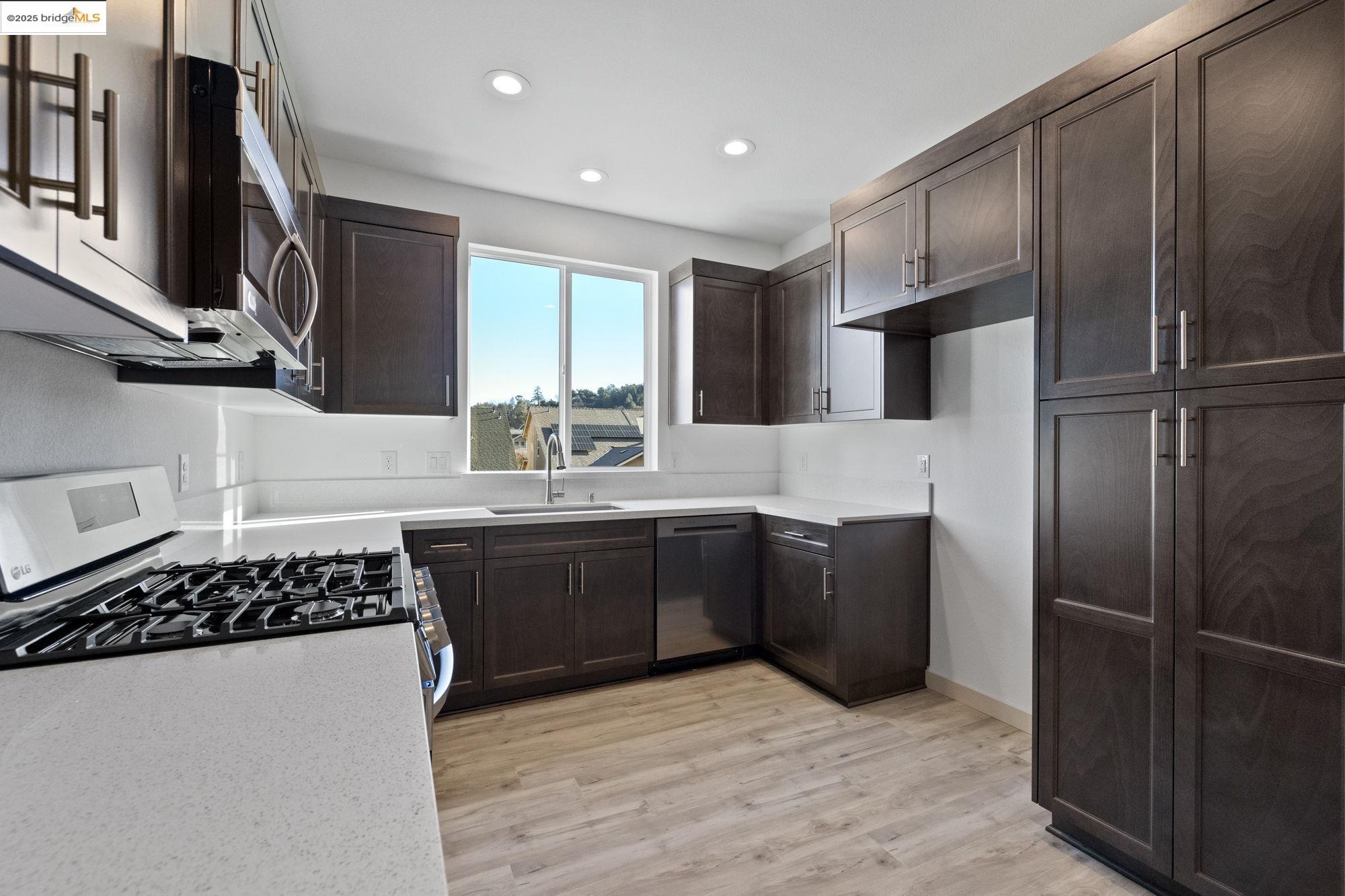Detail Gallery Image 15 of 45 For 102 Cottage Ct, Sonora,  CA 95370 - 4 Beds | 2 Baths