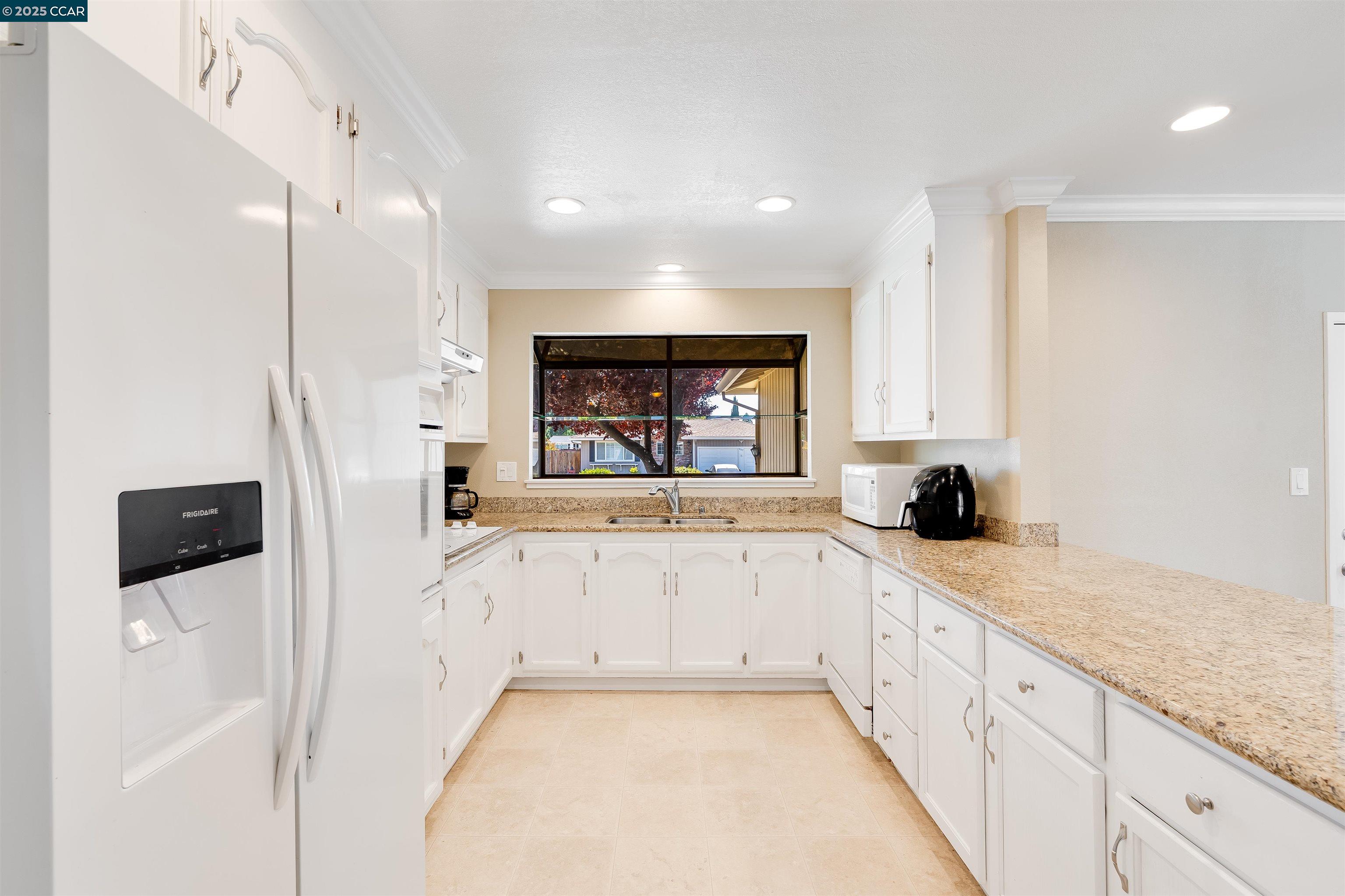 Detail Gallery Image 15 of 51 For 956 Chalet Dr, Concord,  CA 94518 - 3 Beds | 2 Baths