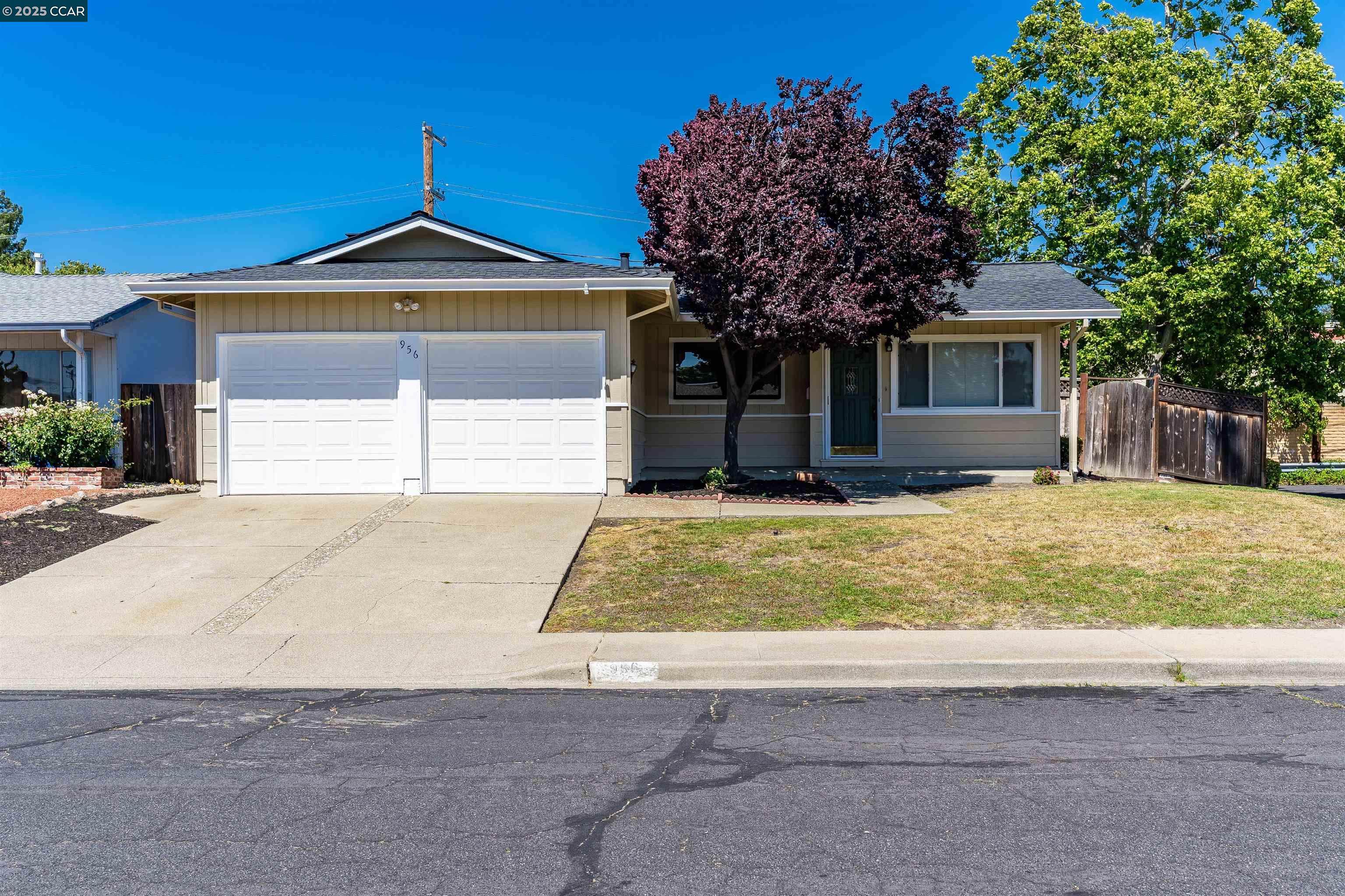 Detail Gallery Image 2 of 51 For 956 Chalet Dr, Concord,  CA 94518 - 3 Beds | 2 Baths
