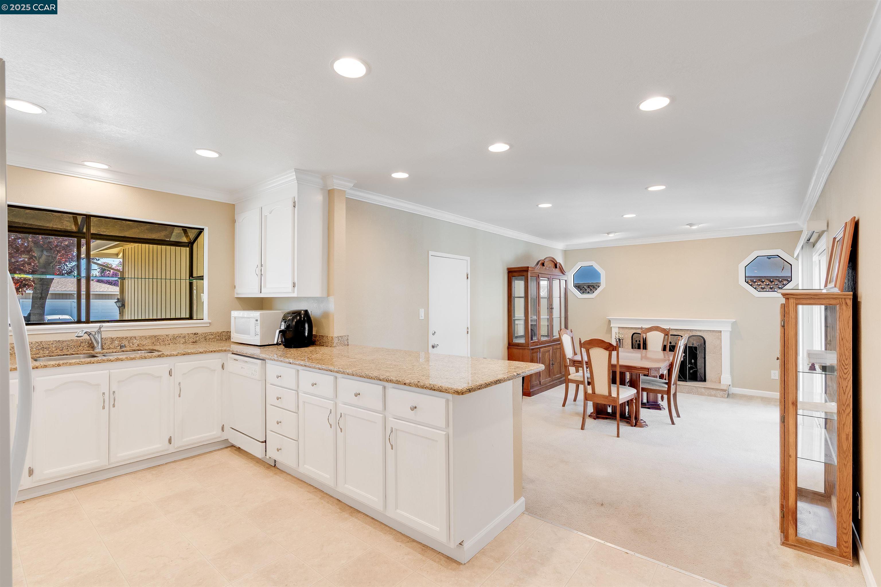 Detail Gallery Image 21 of 51 For 956 Chalet Dr, Concord,  CA 94518 - 3 Beds | 2 Baths
