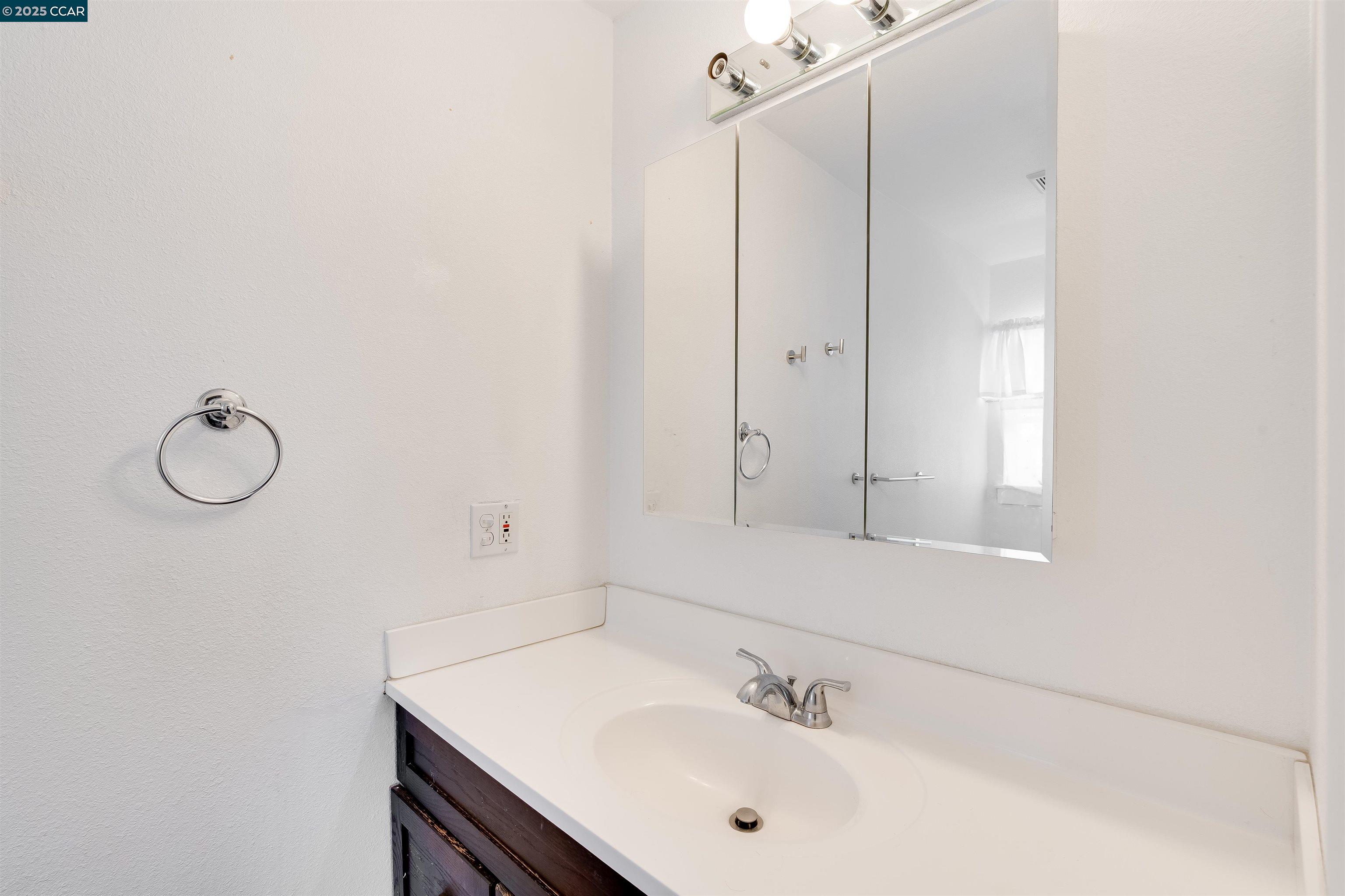 Detail Gallery Image 25 of 51 For 956 Chalet Dr, Concord,  CA 94518 - 3 Beds | 2 Baths