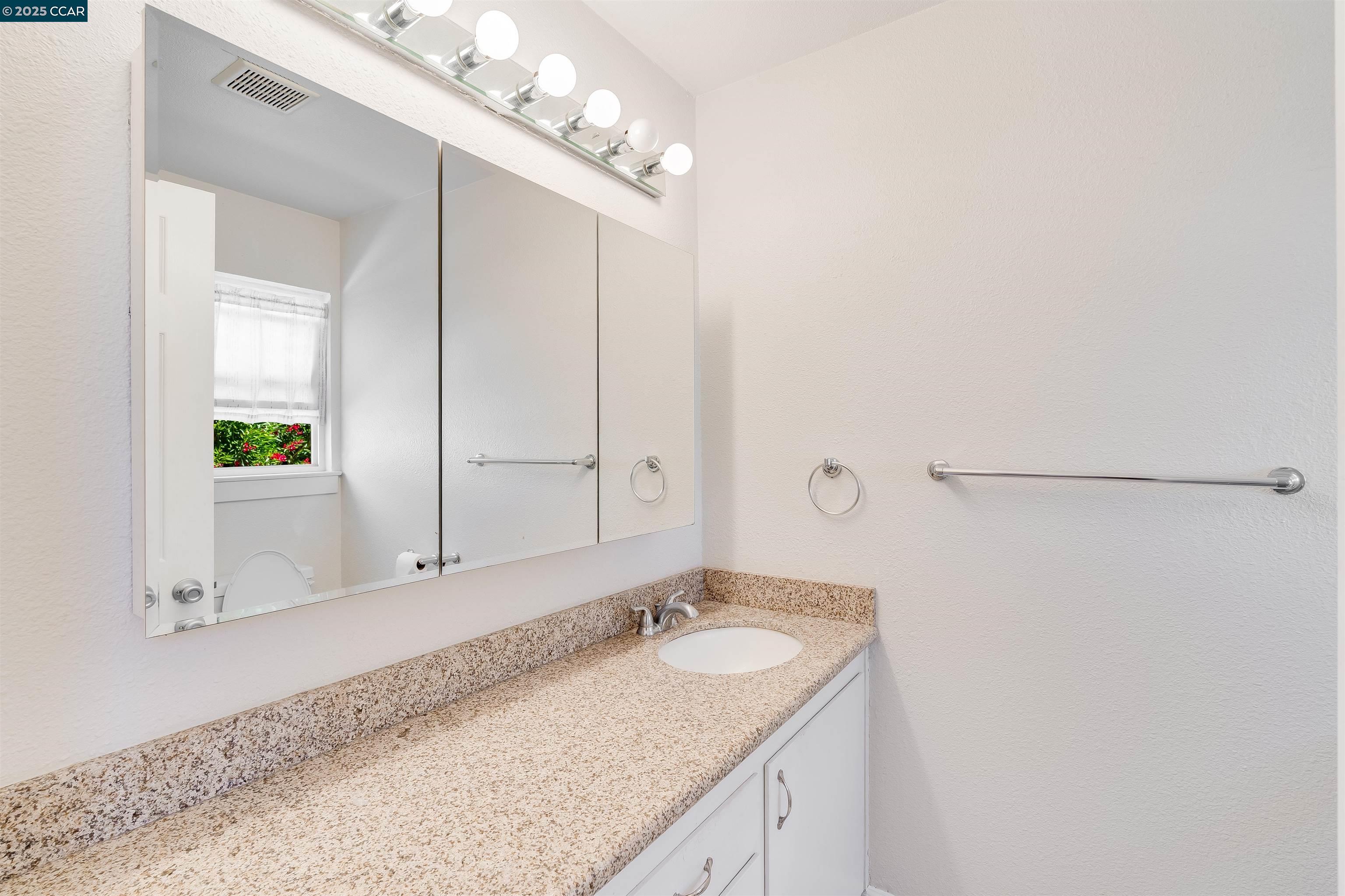 Detail Gallery Image 27 of 51 For 956 Chalet Dr, Concord,  CA 94518 - 3 Beds | 2 Baths