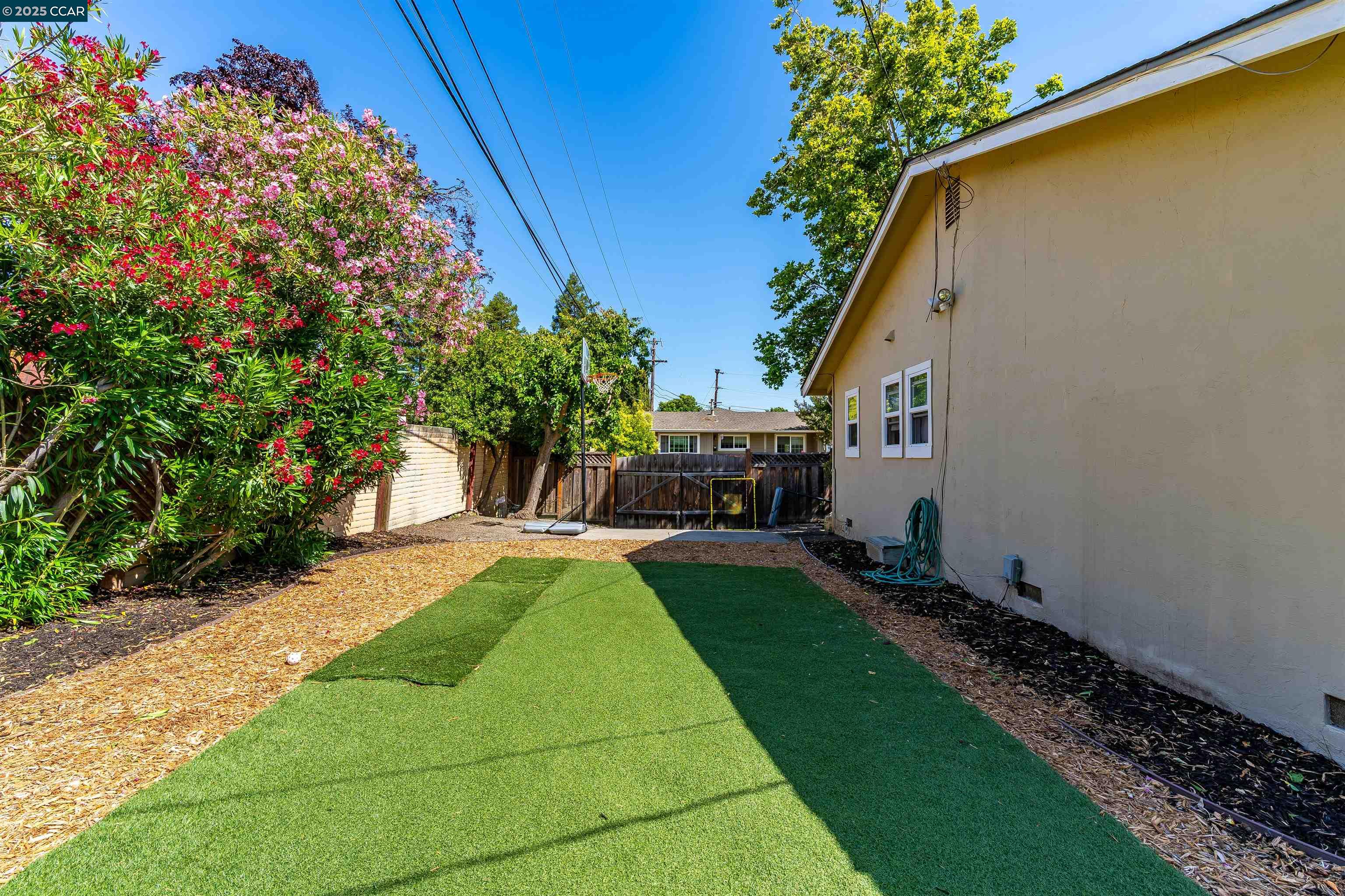 Detail Gallery Image 34 of 51 For 956 Chalet Dr, Concord,  CA 94518 - 3 Beds | 2 Baths