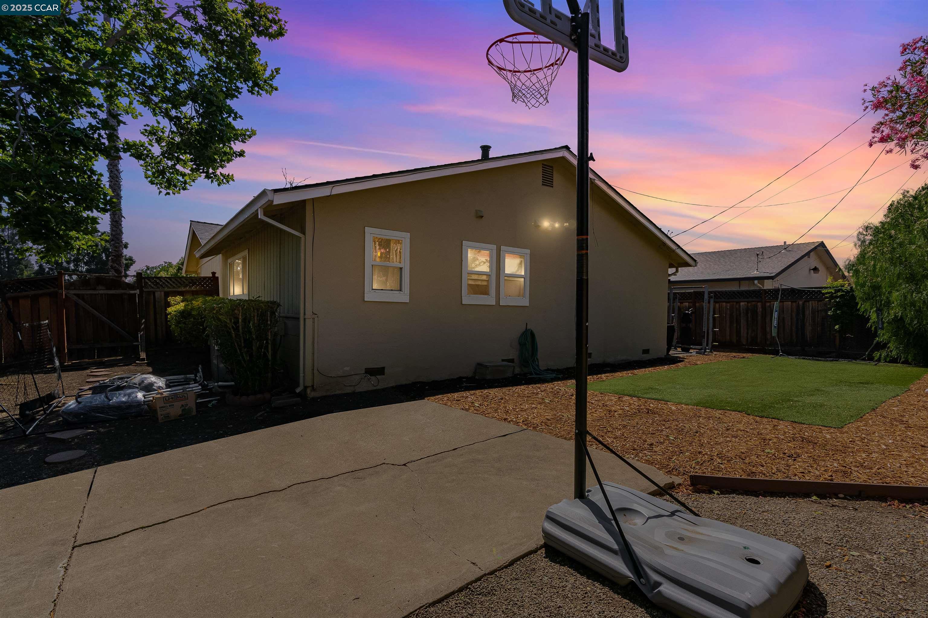 Detail Gallery Image 51 of 51 For 956 Chalet Dr, Concord,  CA 94518 - 3 Beds | 2 Baths