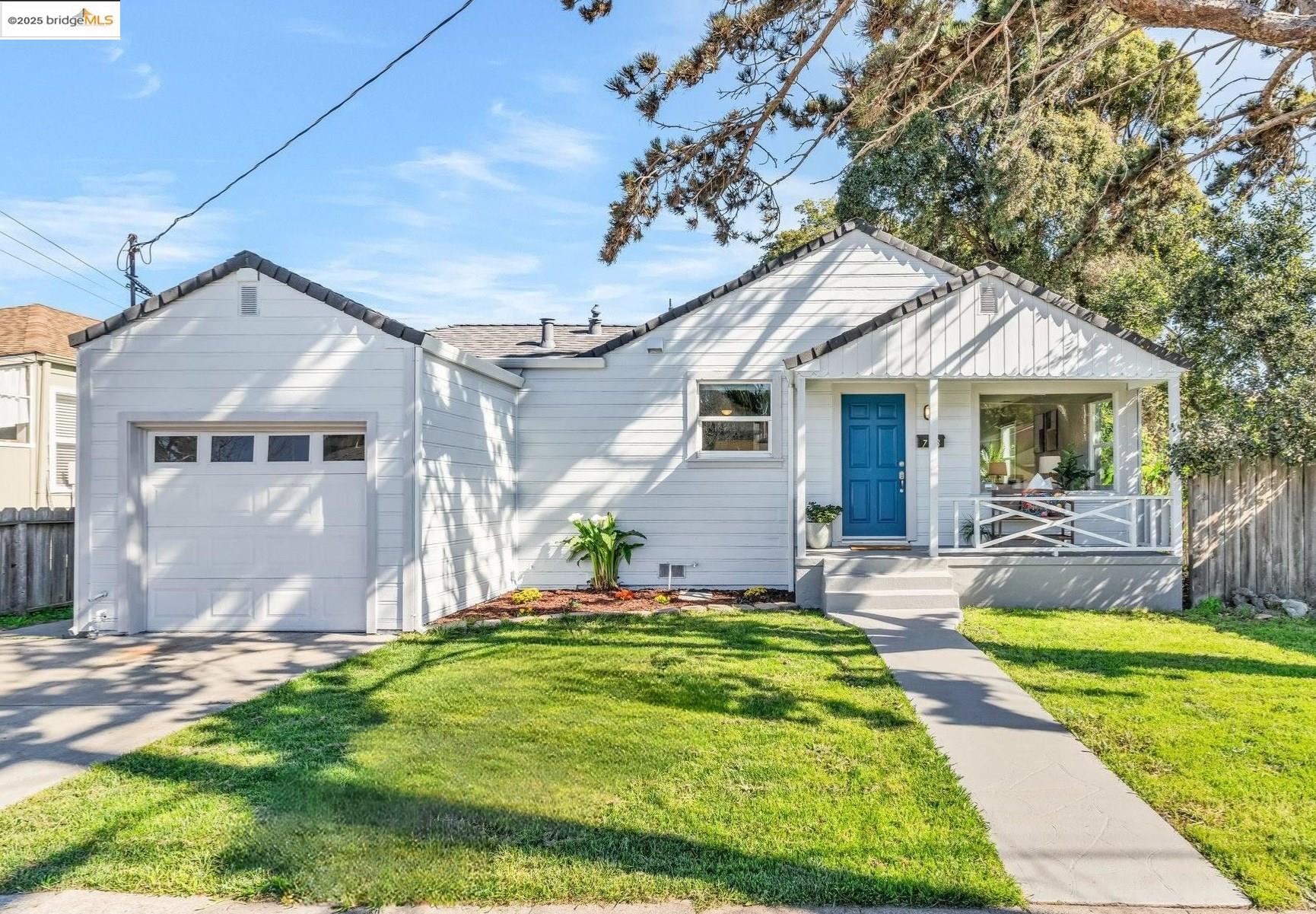Detail Gallery Image 1 of 1 For 708 38th St., Richmond,  CA 94805 - 2 Beds | 1 Baths