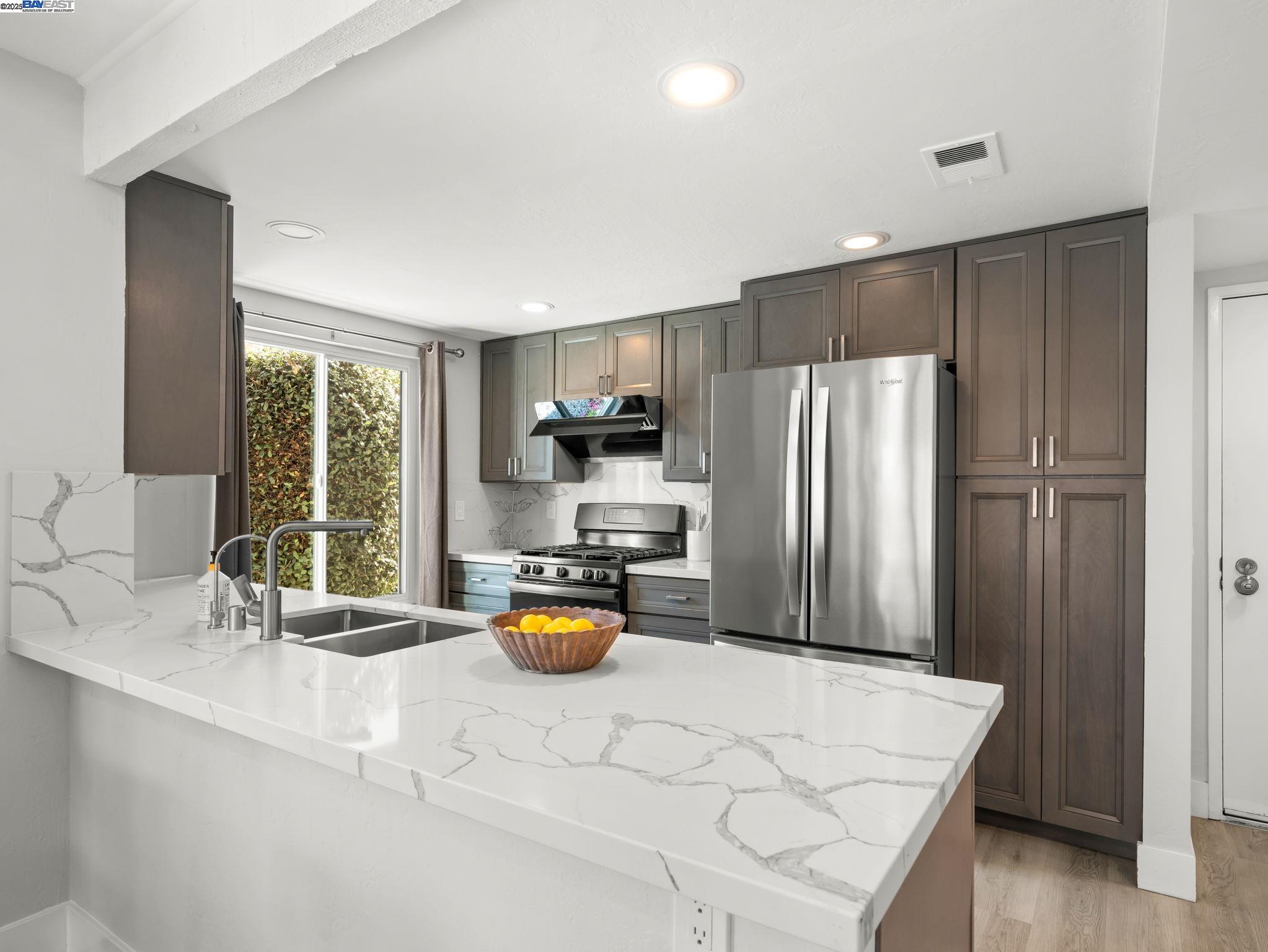 Detail Gallery Image 1 of 1 For 39662 Buena Vista Terrace, Fremont,  CA 94538 - 2 Beds | 2 Baths