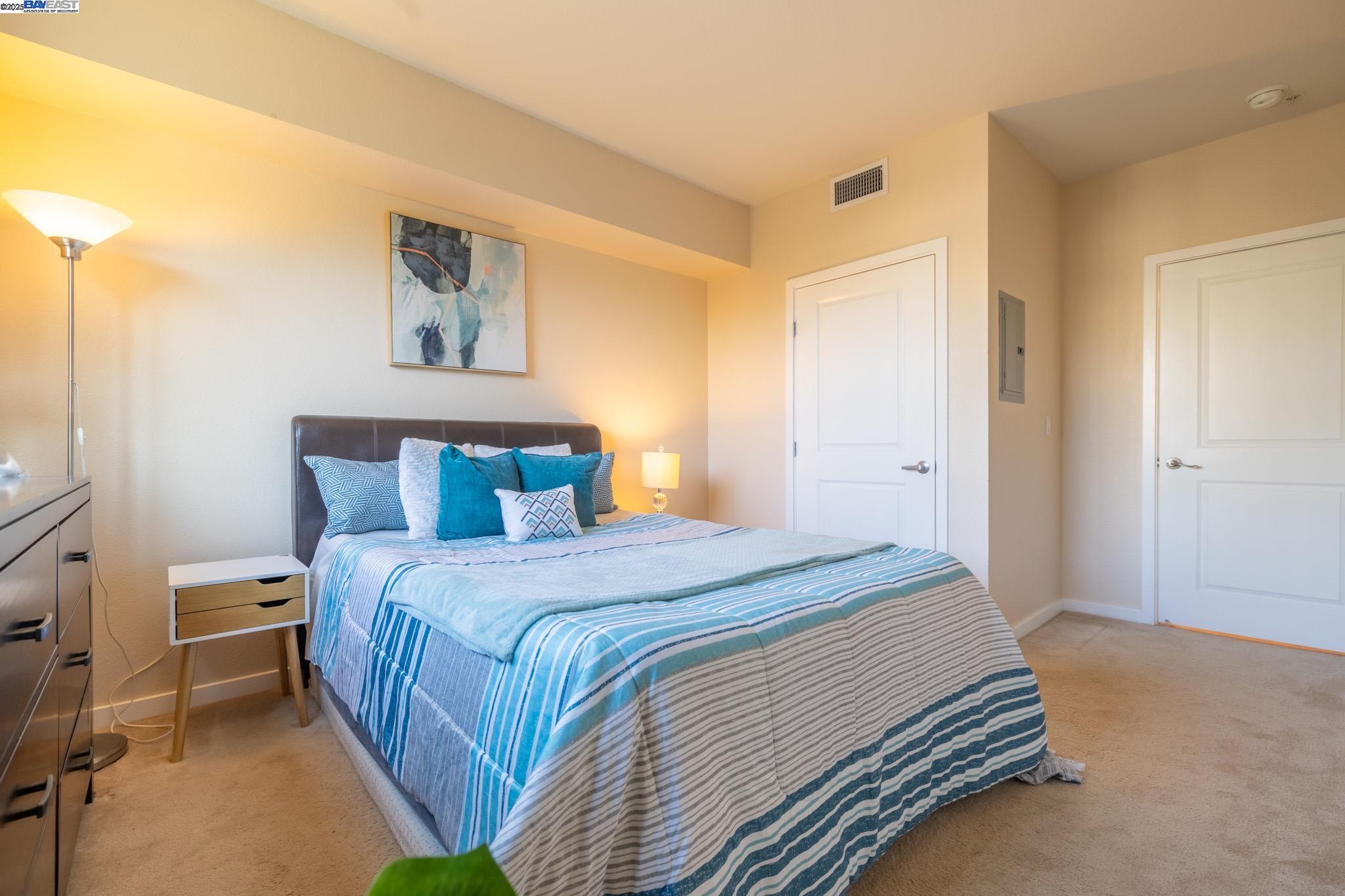 Detail Gallery Image 14 of 42 For 1488 El Camino Real #203,  South San Francisco,  CA 94080 - 2 Beds | 2 Baths