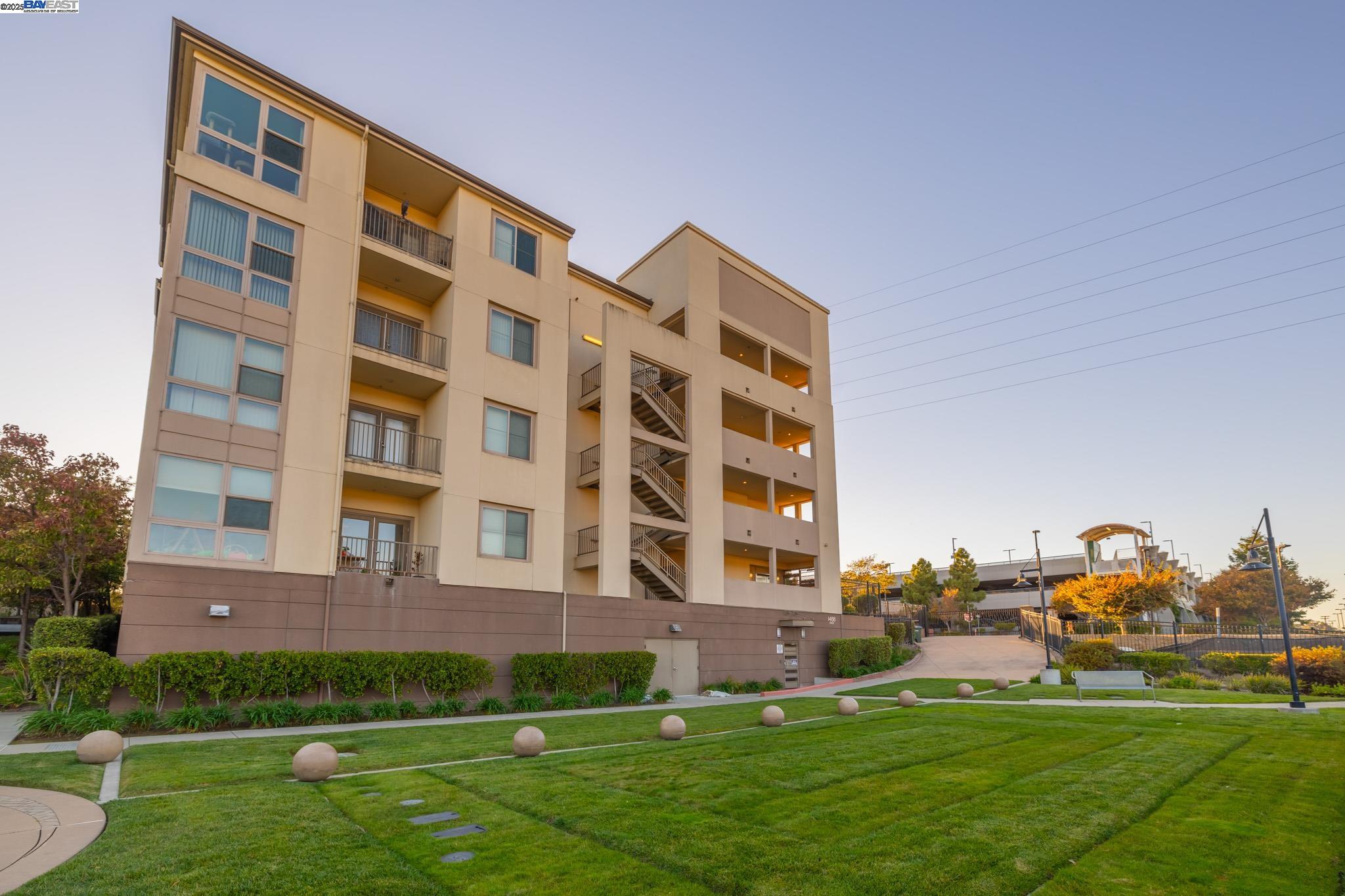 Detail Gallery Image 31 of 42 For 1488 El Camino Real #203,  South San Francisco,  CA 94080 - 2 Beds | 2 Baths
