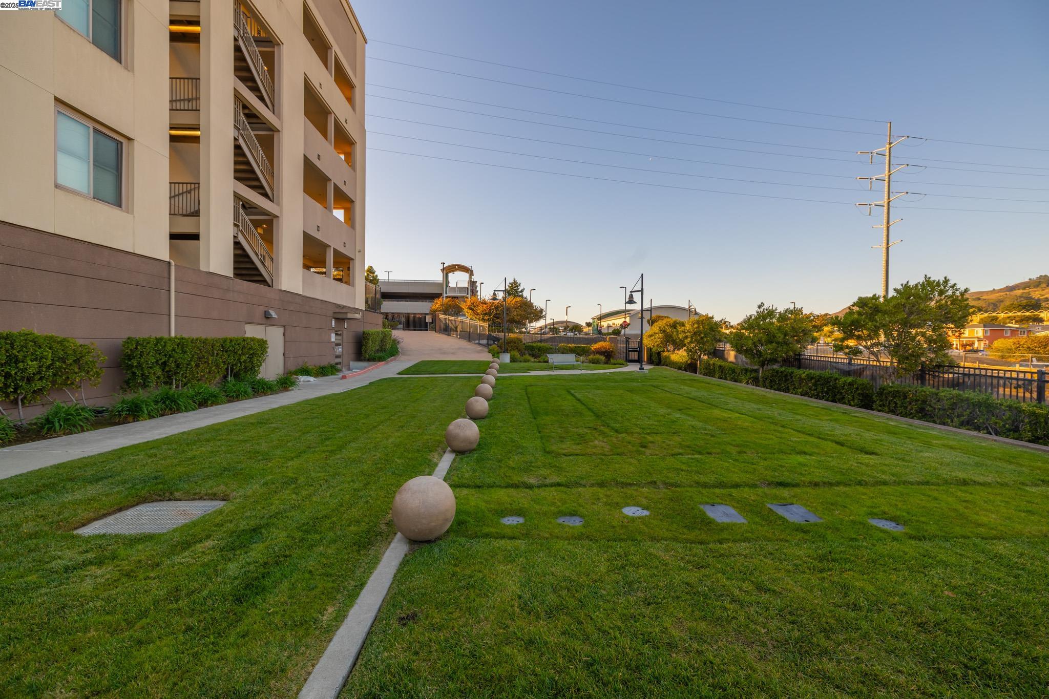 Detail Gallery Image 34 of 42 For 1488 El Camino Real #203,  South San Francisco,  CA 94080 - 2 Beds | 2 Baths