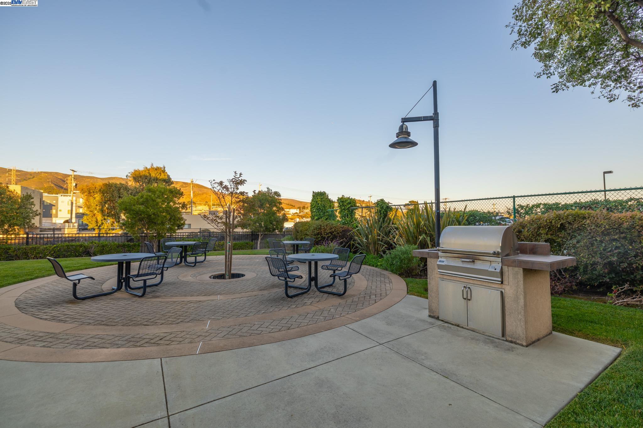 Detail Gallery Image 35 of 42 For 1488 El Camino Real #203,  South San Francisco,  CA 94080 - 2 Beds | 2 Baths