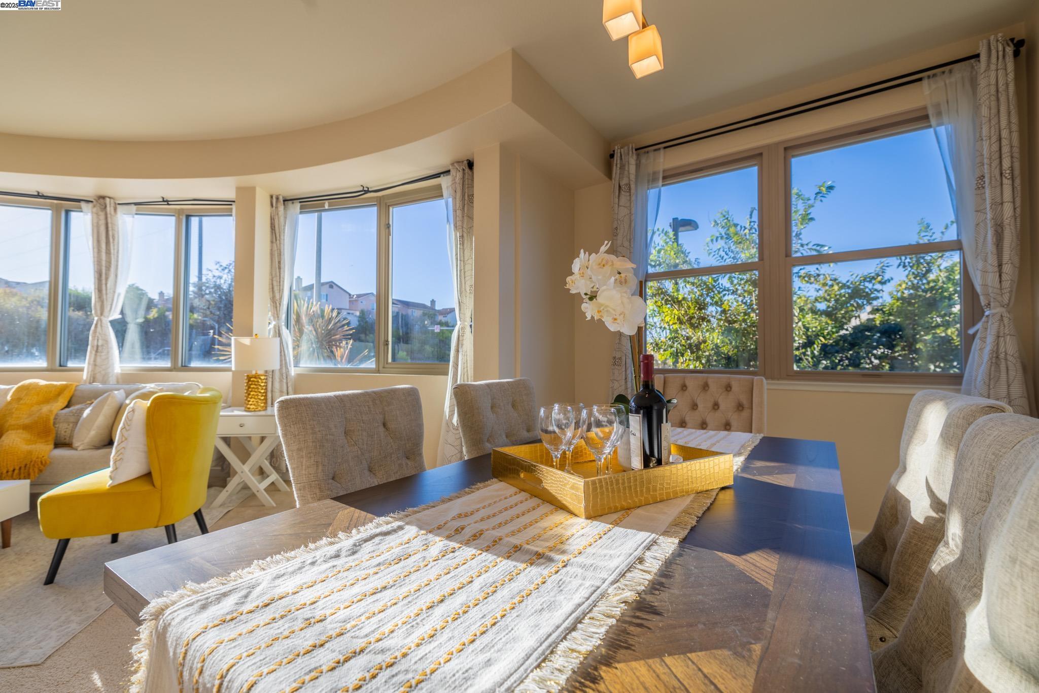 Detail Gallery Image 5 of 42 For 1488 El Camino Real #203,  South San Francisco,  CA 94080 - 2 Beds | 2 Baths