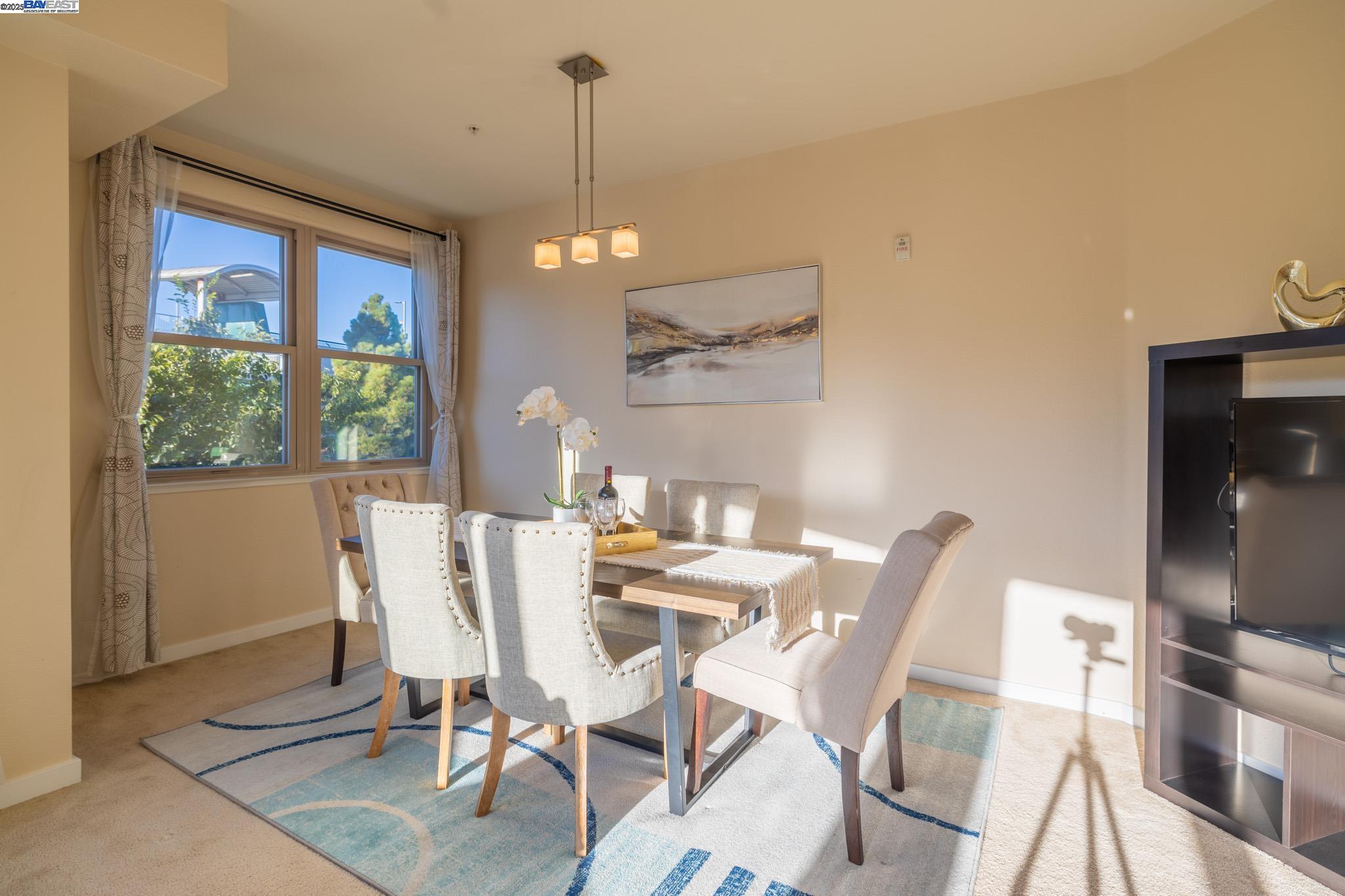 Detail Gallery Image 6 of 42 For 1488 El Camino Real #203,  South San Francisco,  CA 94080 - 2 Beds | 2 Baths