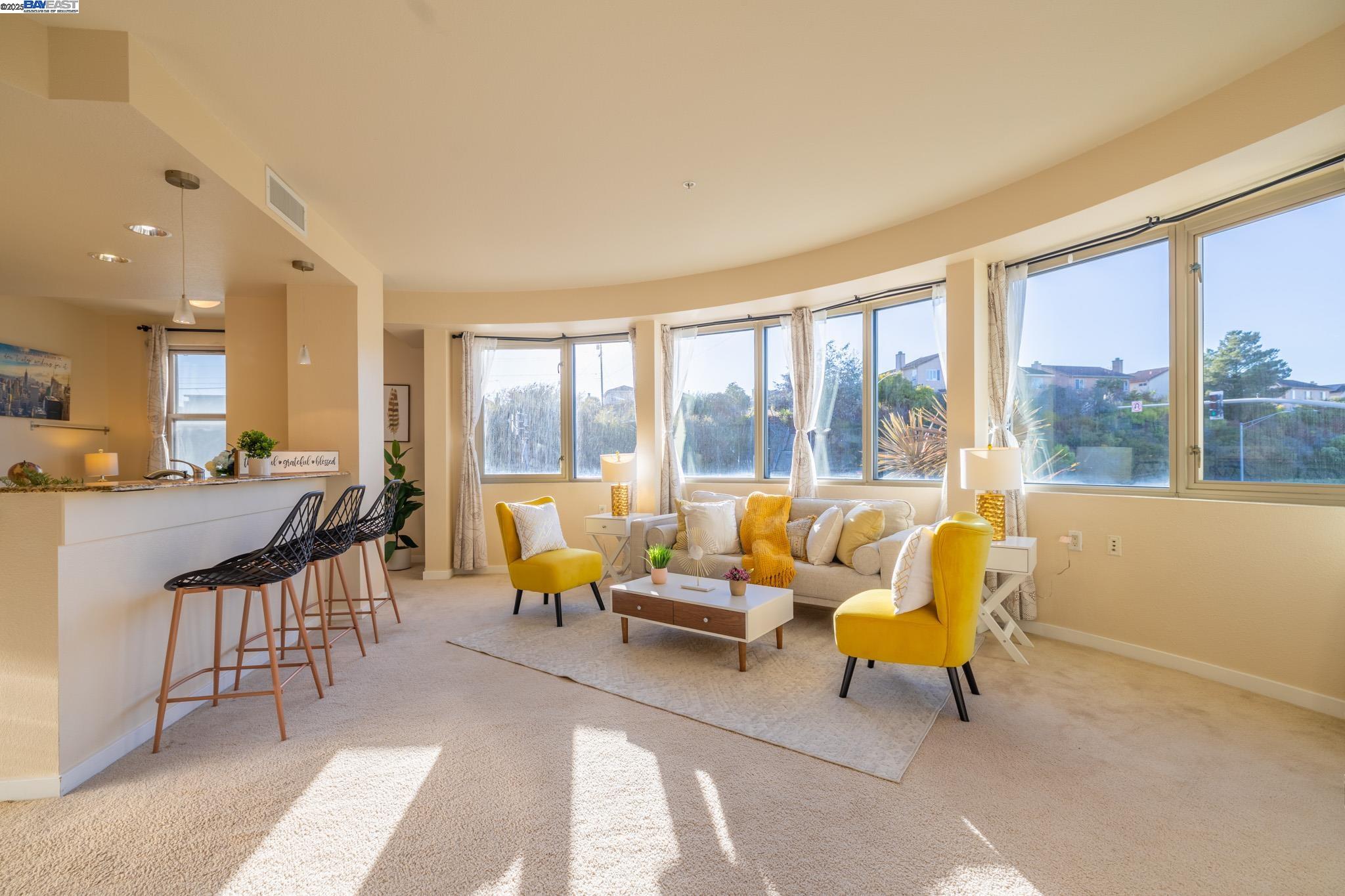 Detail Gallery Image 8 of 42 For 1488 El Camino Real #203,  South San Francisco,  CA 94080 - 2 Beds | 2 Baths