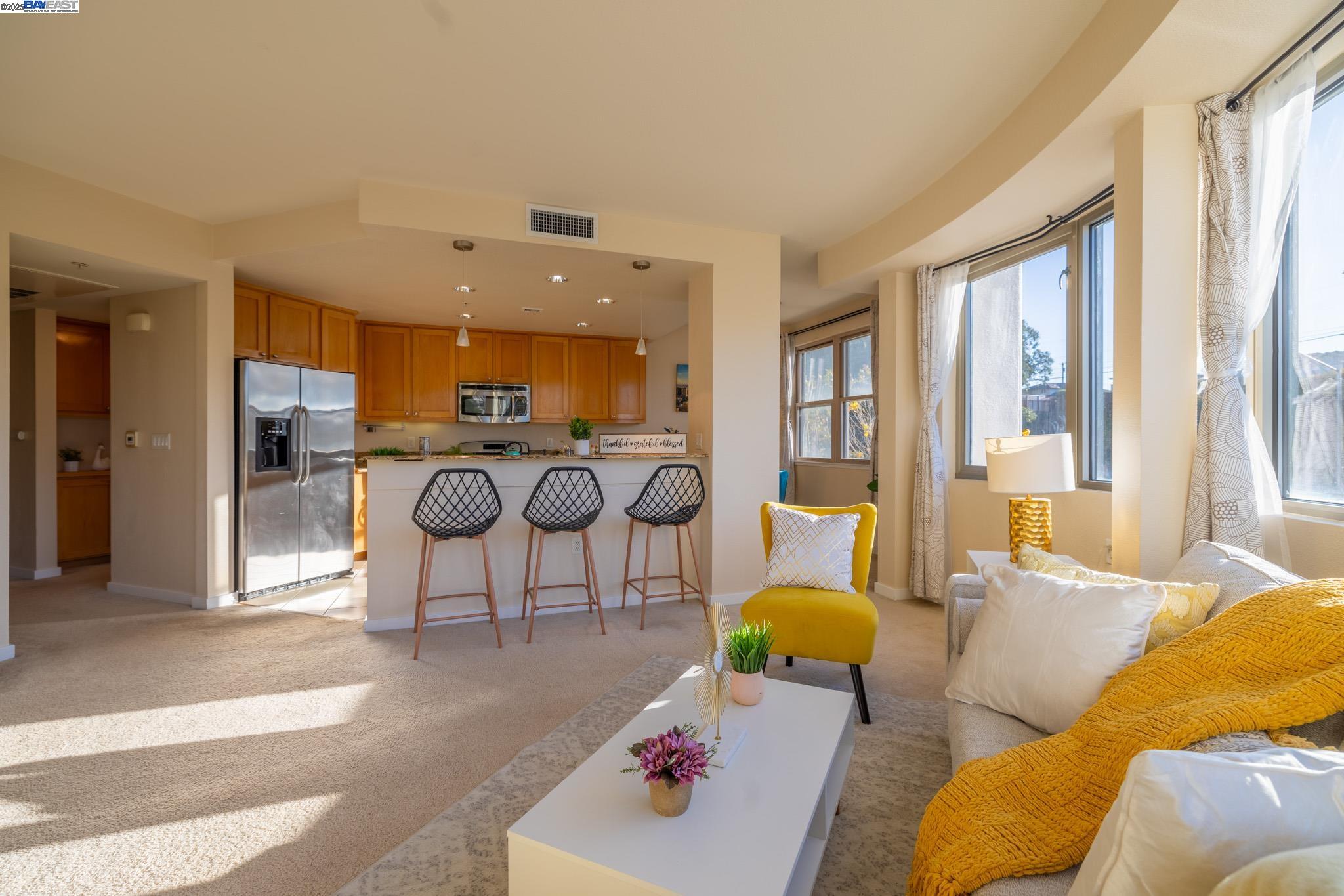 Detail Gallery Image 9 of 42 For 1488 El Camino Real #203,  South San Francisco,  CA 94080 - 2 Beds | 2 Baths