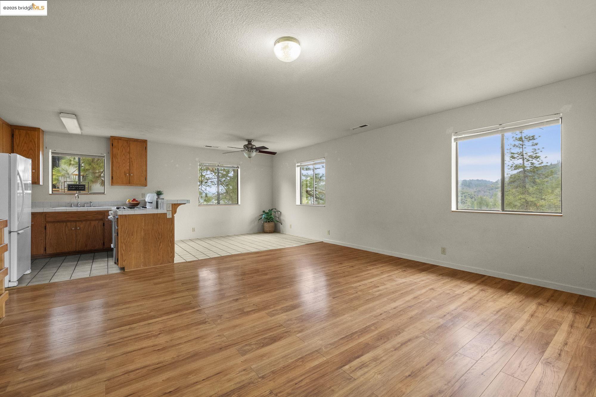 Detail Gallery Image 2 of 36 For 20284 Canyonview Drive, Tuolumne,  CA 95379 - 3 Beds | 2 Baths