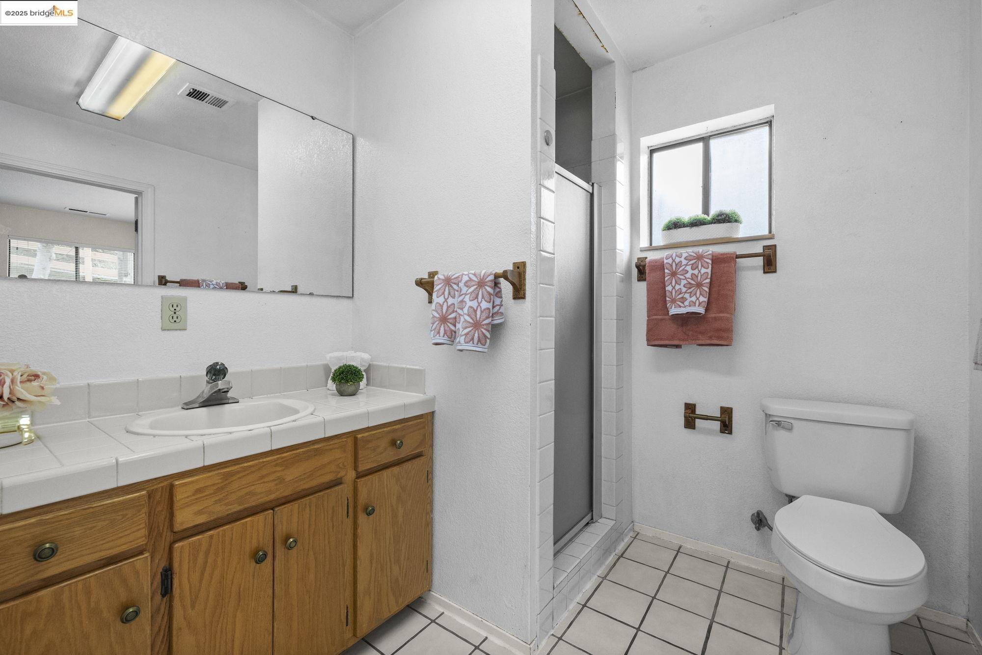 Detail Gallery Image 5 of 36 For 20284 Canyonview Drive, Tuolumne,  CA 95379 - 3 Beds | 2 Baths