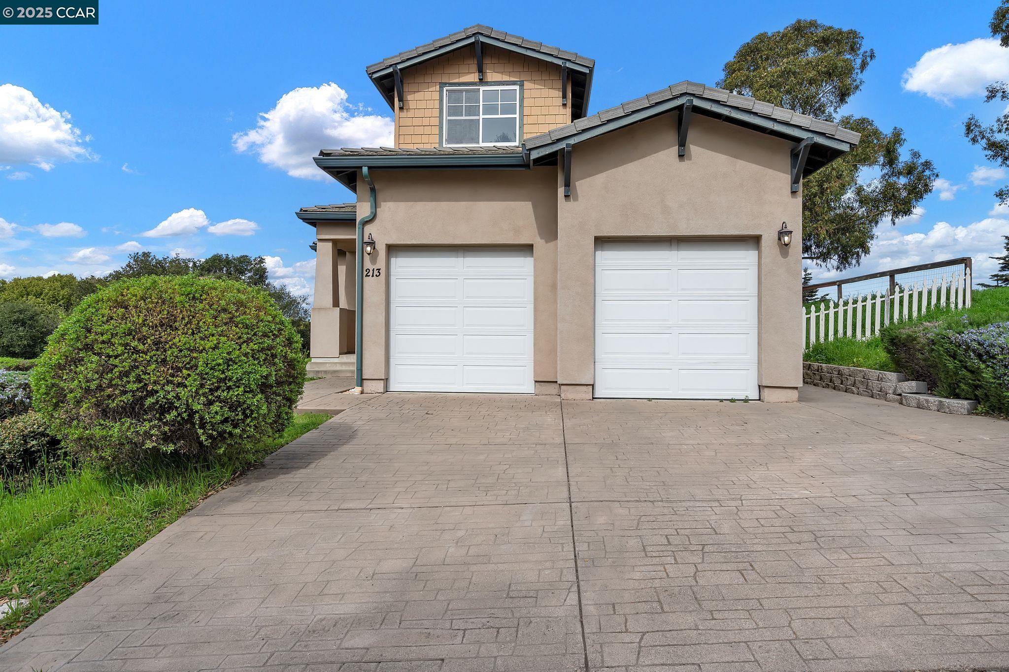 Detail Gallery Image 2 of 17 For 213 N Rancho Place, El Sobrante,  CA 94803 - 3 Beds | 2/1 Baths