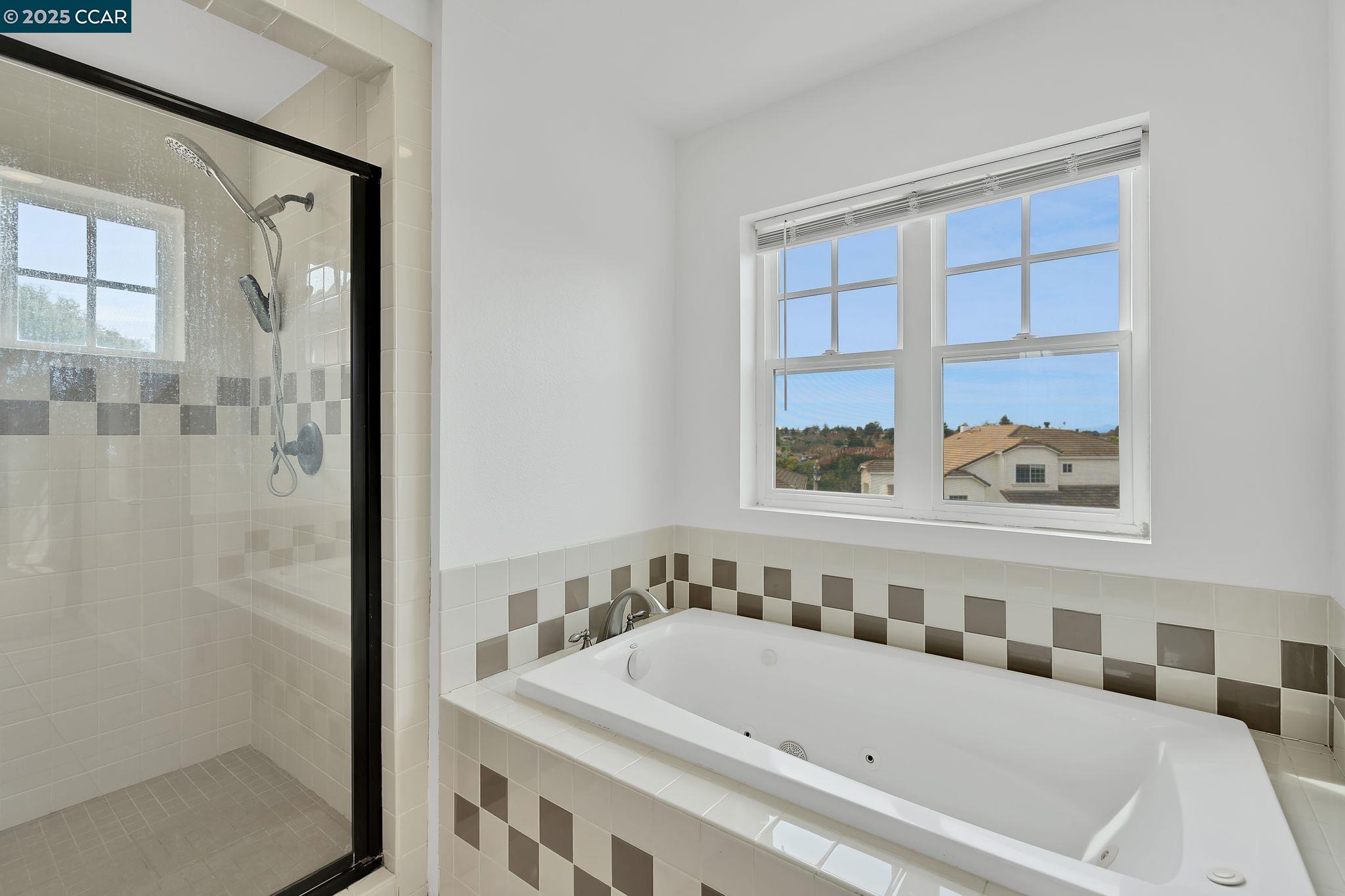 Detail Gallery Image 11 of 17 For 213 N Rancho Place, El Sobrante,  CA 94803 - 3 Beds | 2/1 Baths