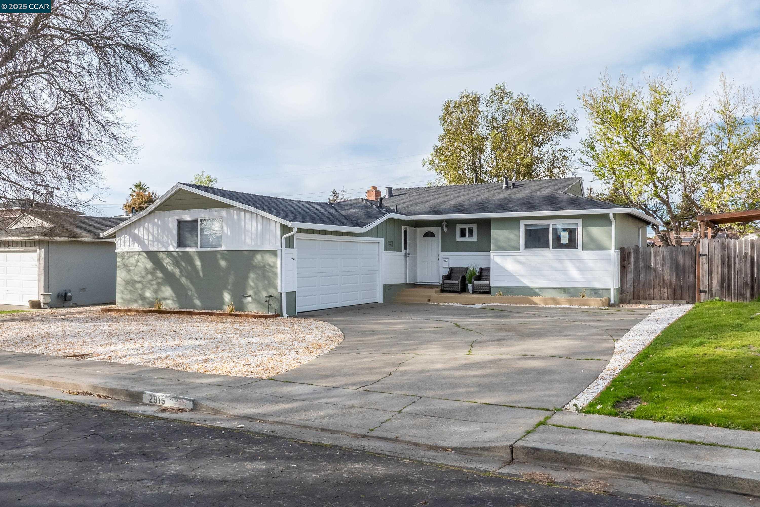 Detail Gallery Image 1 of 1 For 2919 Gilma Dr, Richmond,  CA 94806 - 3 Beds | 2 Baths