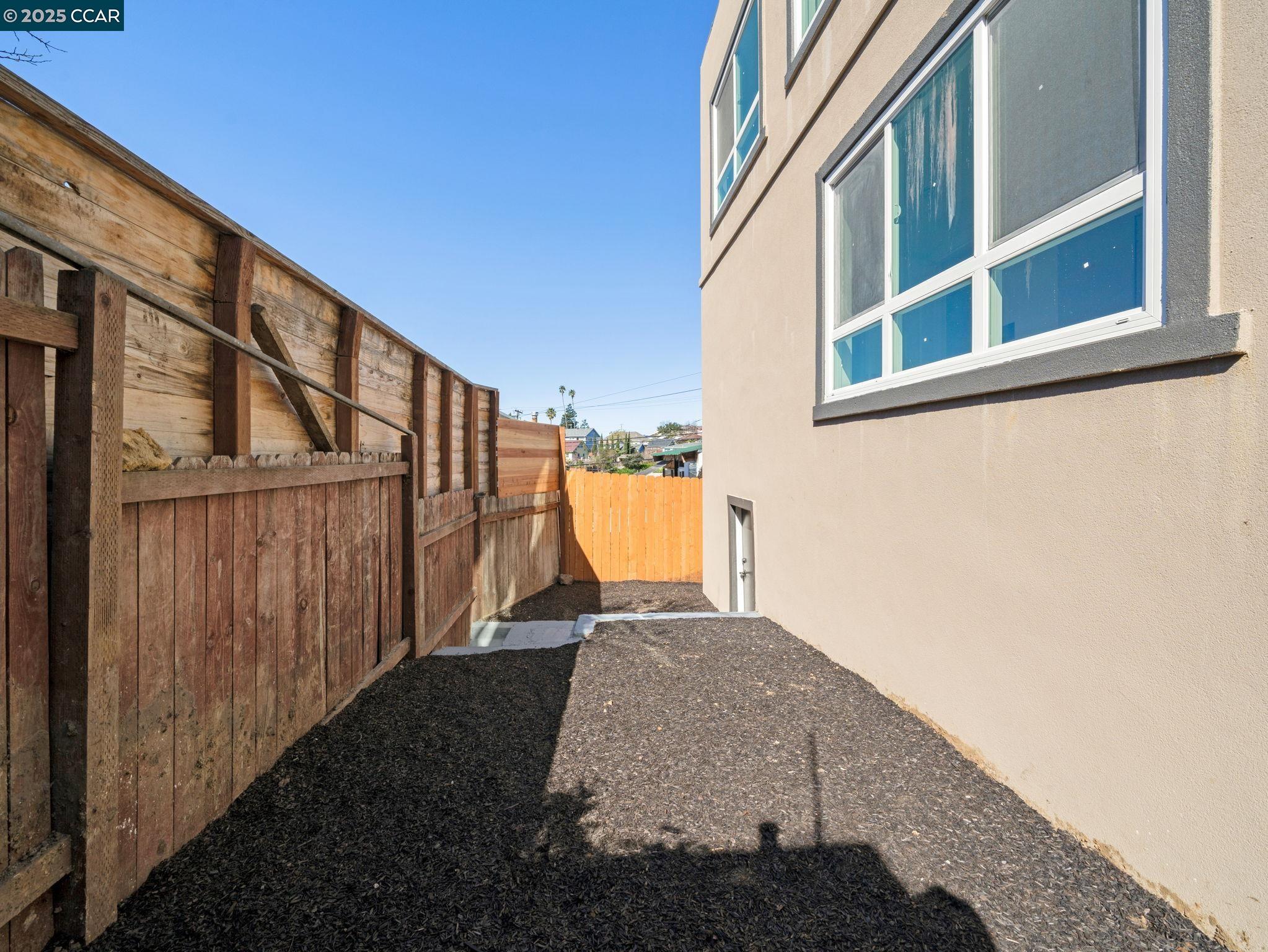 property-img