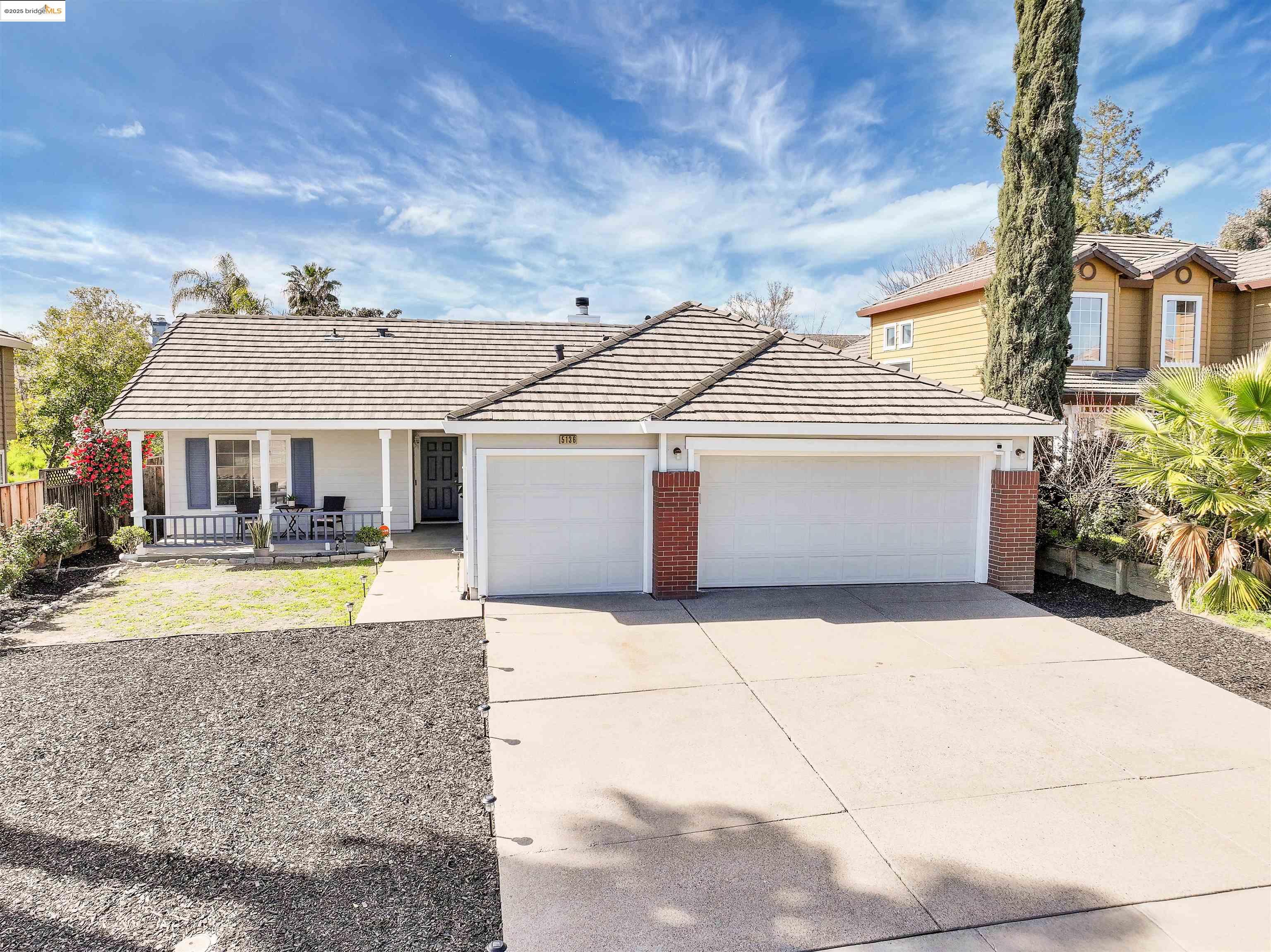 Detail Gallery Image 1 of 1 For 5136 Pioneer Way, Antioch,  CA 94531 - 3 Beds | 2 Baths